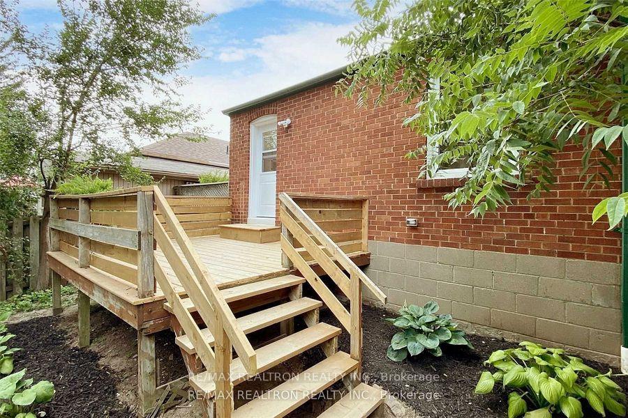 Photo 36 of 3151 St Clair Avenue E, Scarborough, Clairlea-Birchmount — HOMEH