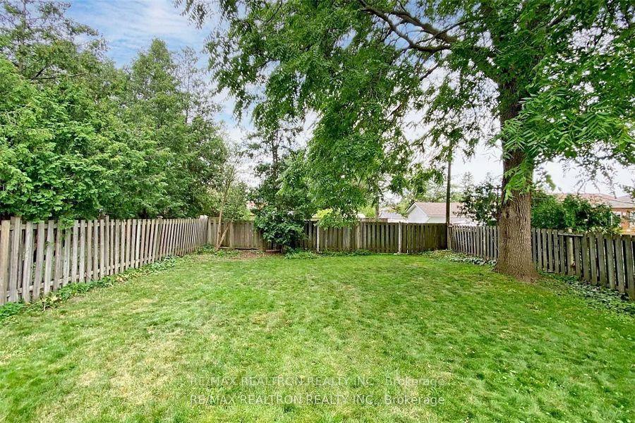 Photo 38 of 3151 St Clair Avenue E, Scarborough, Clairlea-Birchmount — HOMEH