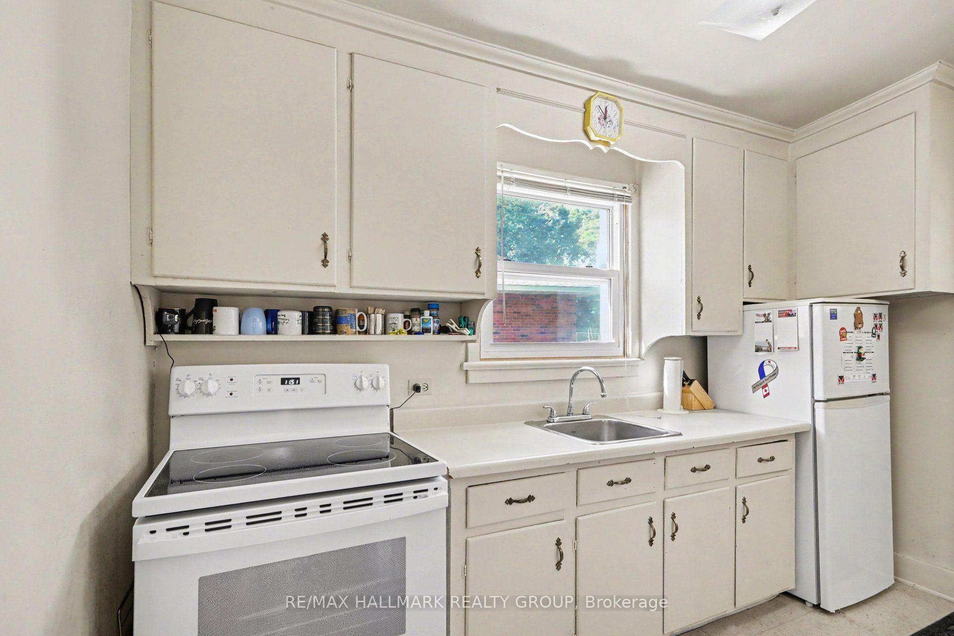 Photo 3 of 1388 Normandy Crescent, Ottawa, Carleton Heights — HOMEH