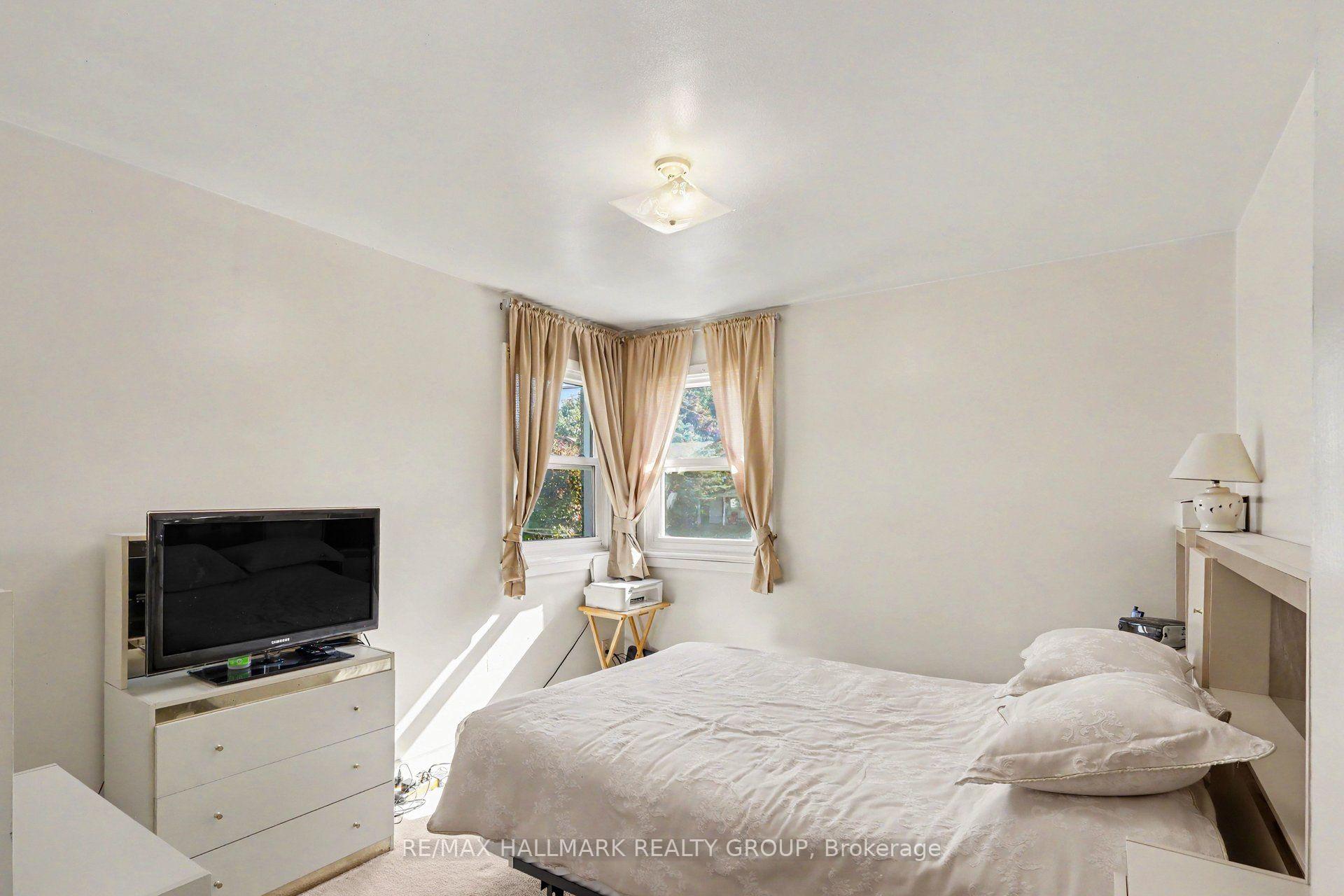 Photo 5 of 1388 Normandy Crescent, Ottawa, Carleton Heights — HOMEH