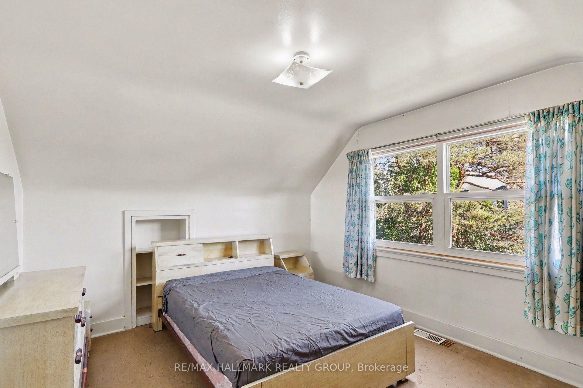 Photo 8 of 1388 Normandy Crescent, Ottawa, Carleton Heights — HOMEH