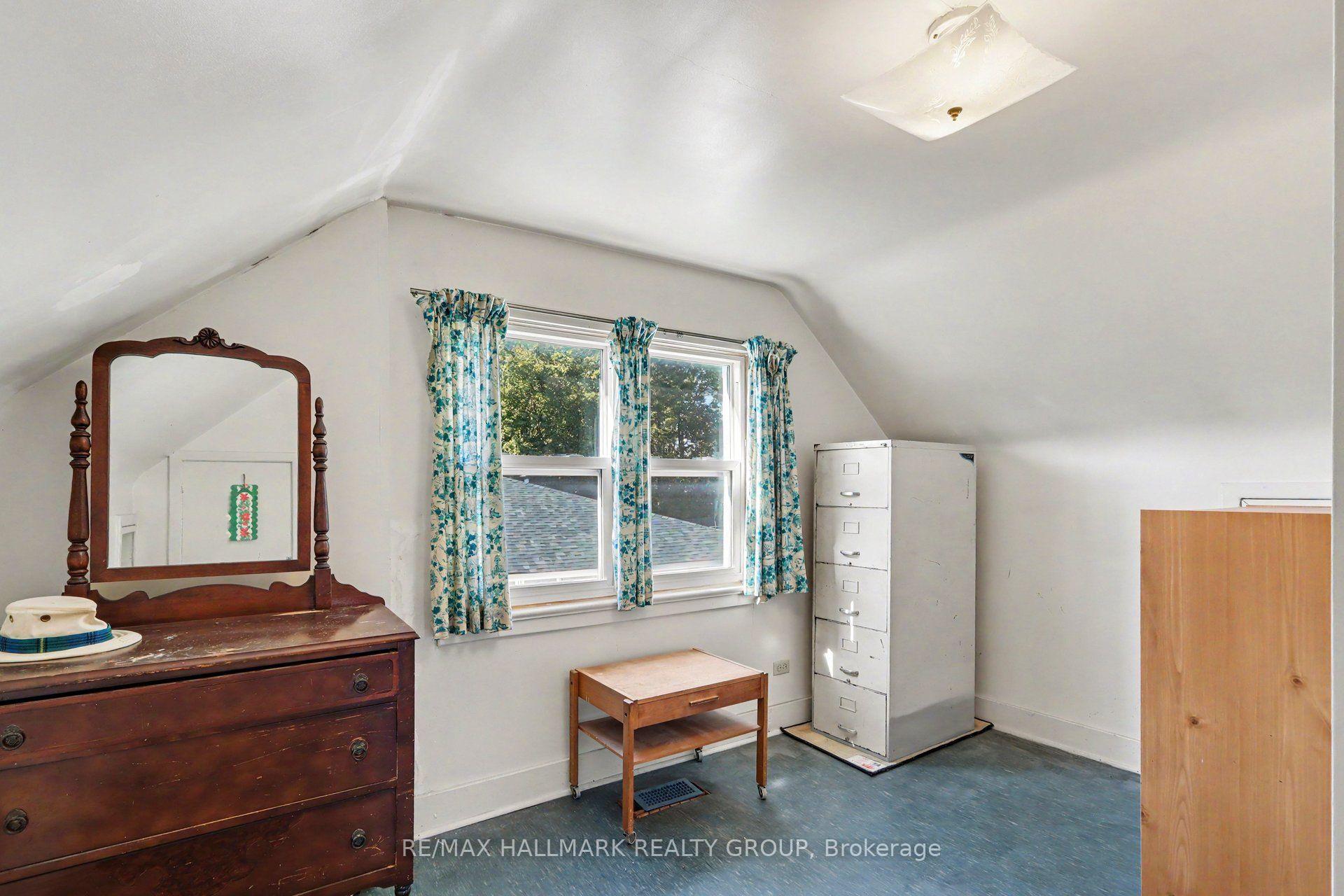 Photo 9 of 1388 Normandy Crescent, Ottawa, Carleton Heights — HOMEH