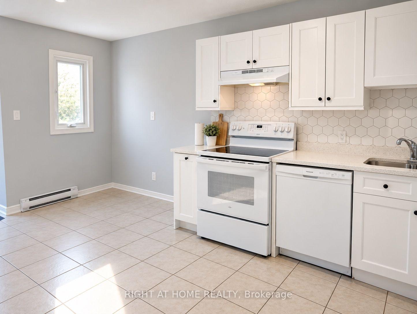 Photo 5 of Unit 56, 508 Essa Road, Barrie, Holly — HOMEH