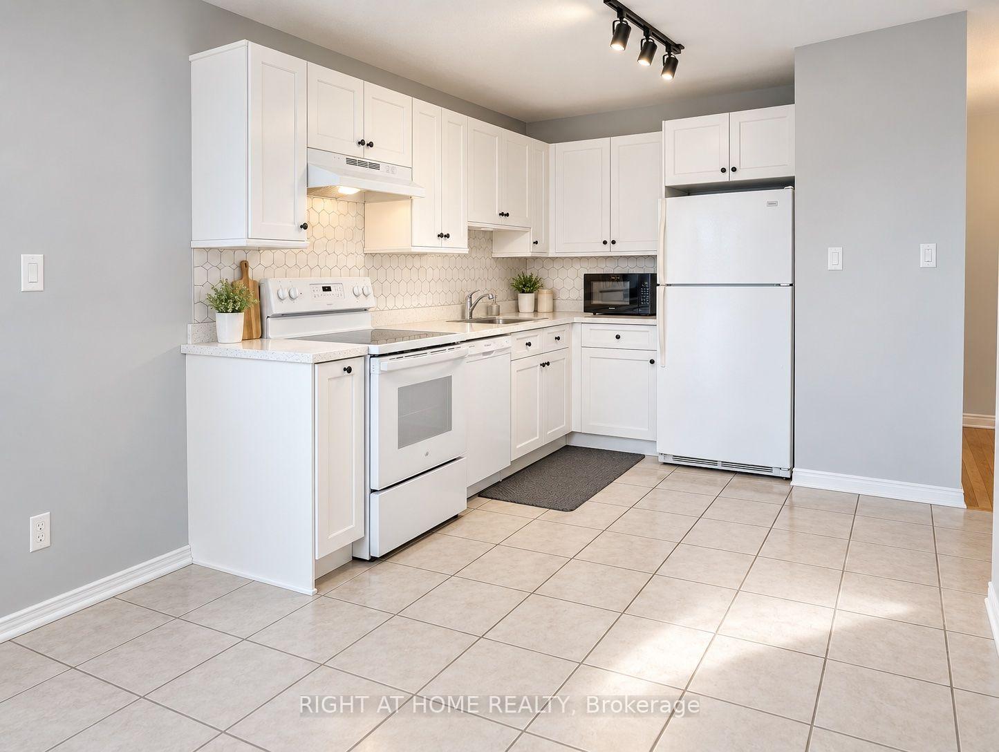 Photo 6 of Unit 56, 508 Essa Road, Barrie, Holly — HOMEH