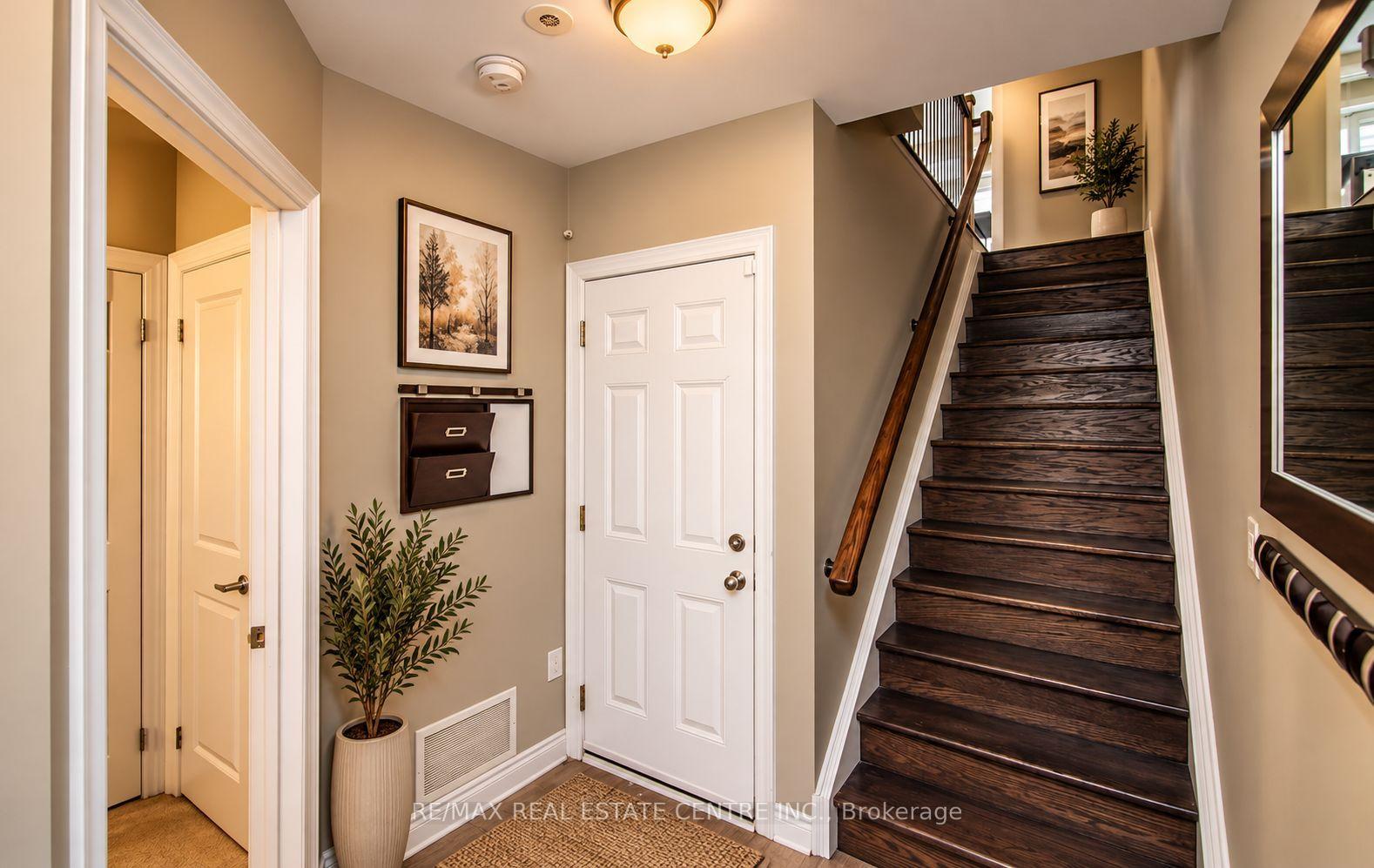 Photo 9 of 30 Cormier Heights, Etobicoke, Mimico — HOMEH