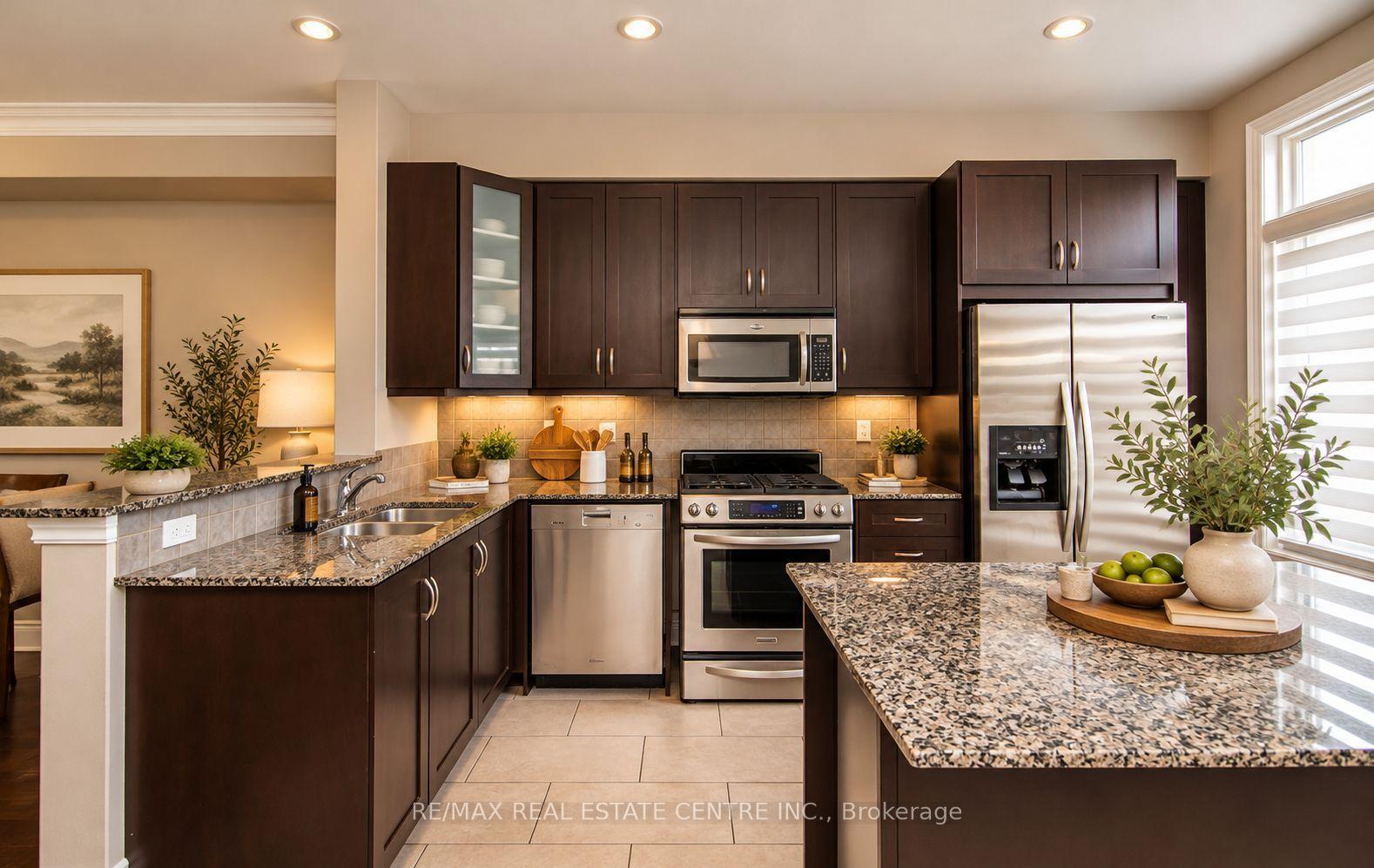 Photo 17 of 30 Cormier Heights, Etobicoke, Mimico — HOMEH