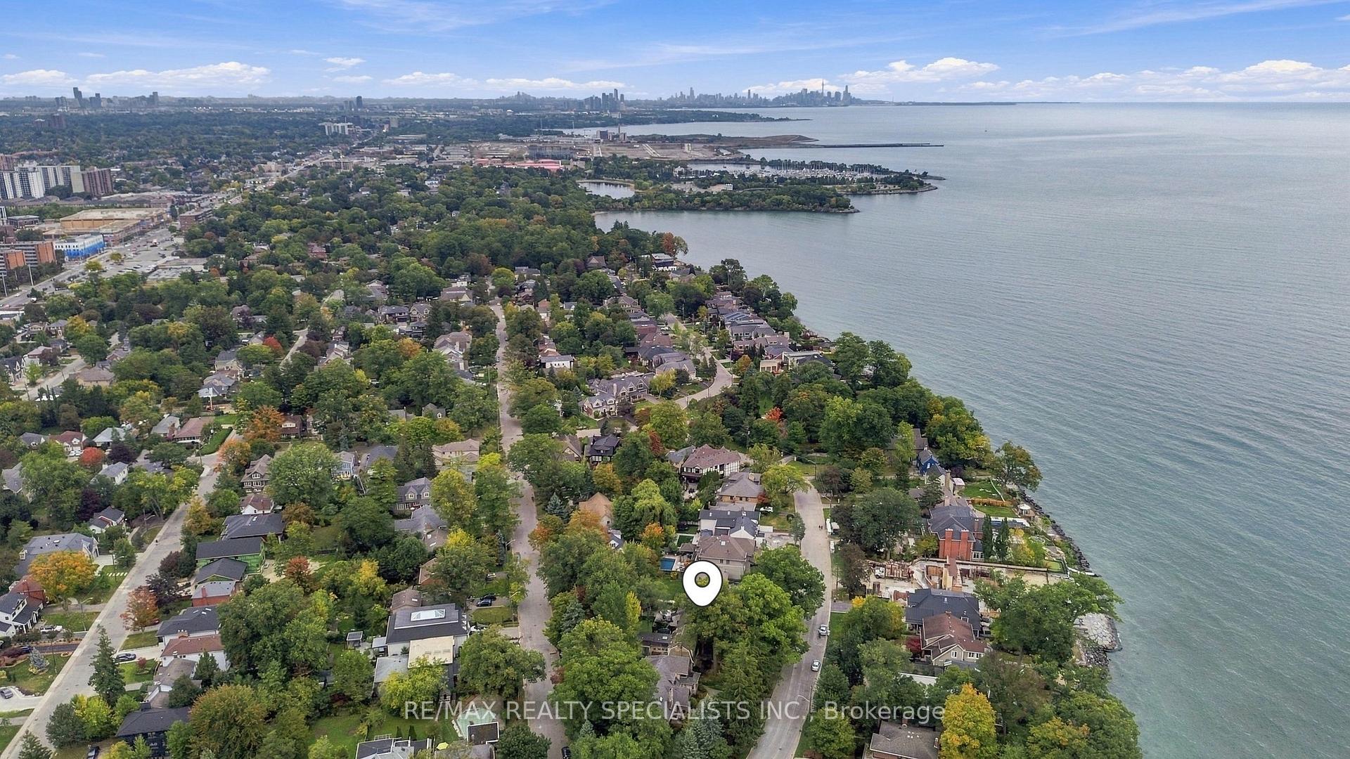Photo 4 of 53 Cumberland Drive, Mississauga, Port Credit — HOMEH