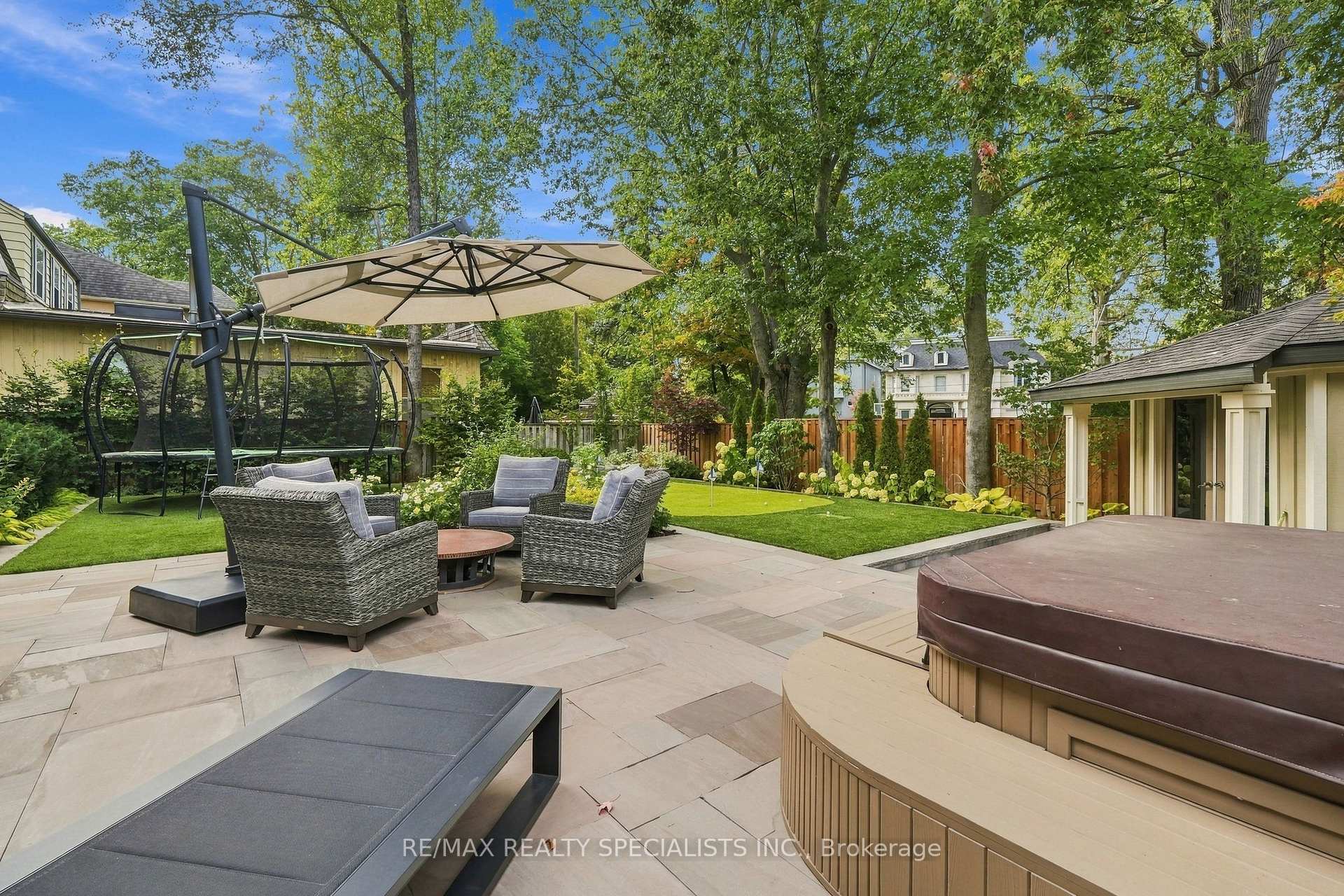 Photo 39 of 53 Cumberland Drive, Mississauga, Port Credit — HOMEH