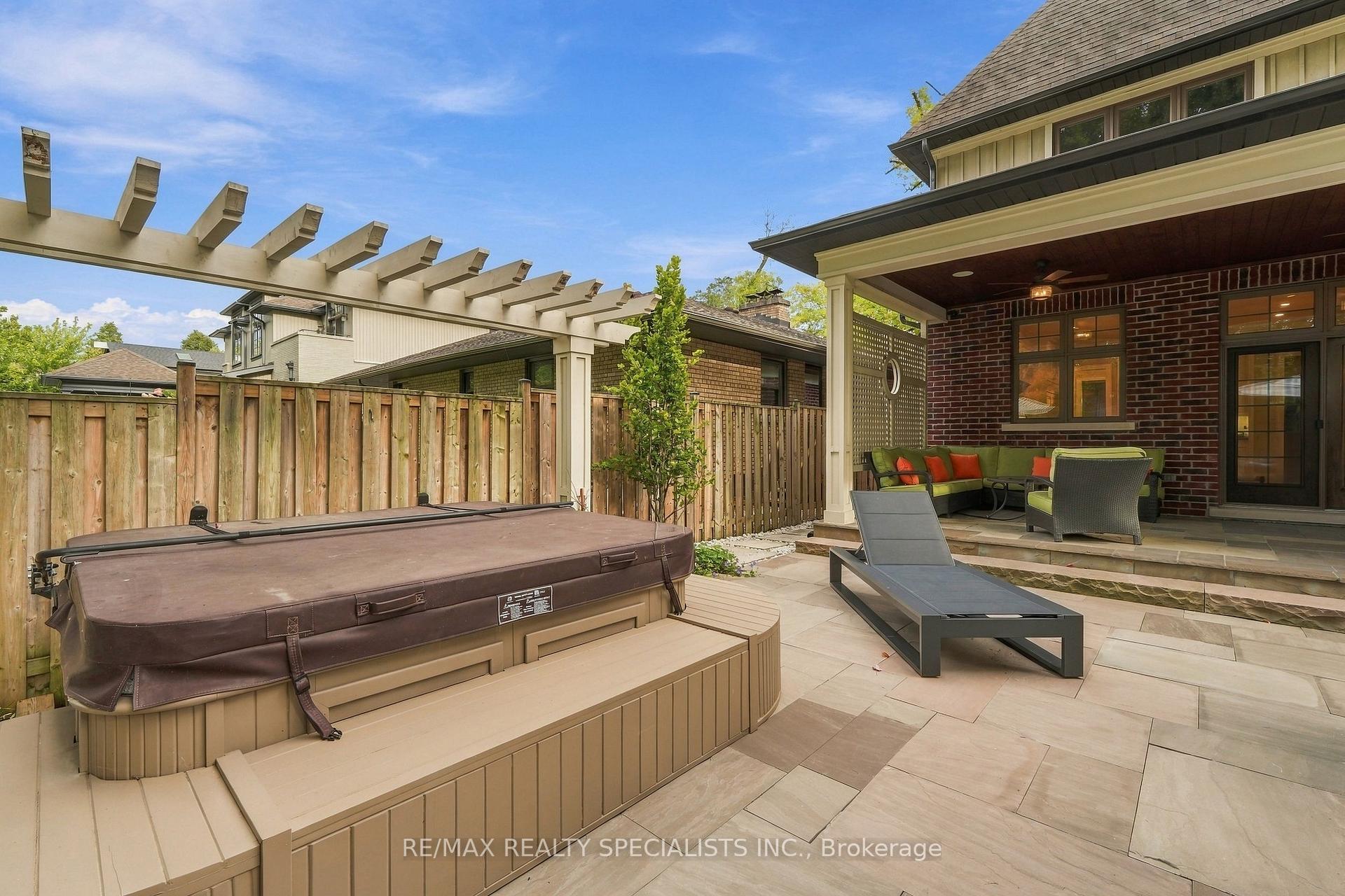 Photo 40 of 53 Cumberland Drive, Mississauga, Port Credit — HOMEH