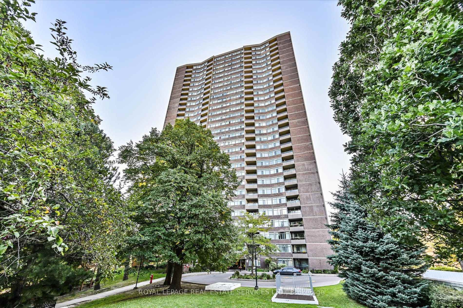 Photo of Unit 301, 3100 Kirwin Avenue