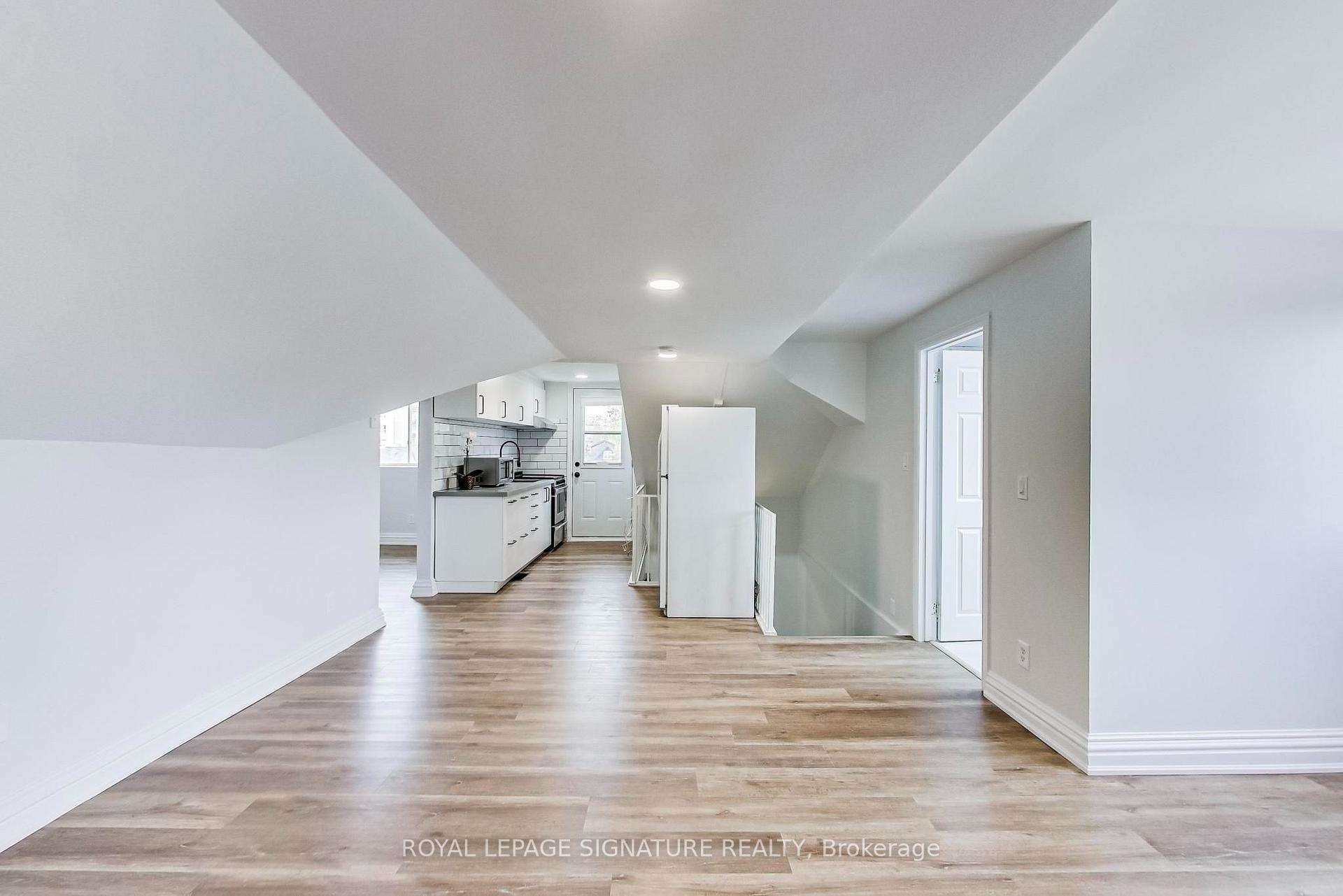 Photo 7 of Unit 4, 102 West Avenue S, Hamilton, Corktown — HOMEH