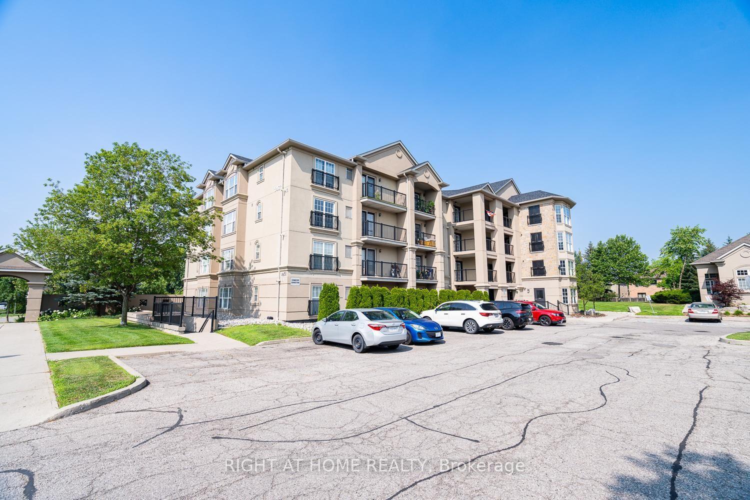 Photo of Unit 302, 1471 Maple Avenue