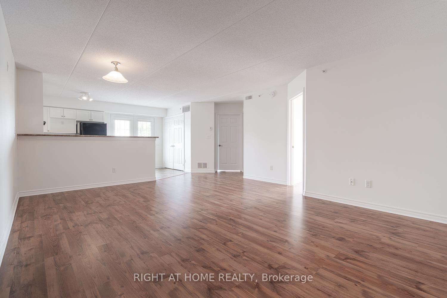 Photo 7 of Unit 302, 1471 Maple Avenue, Milton, Dempsey — HOMEH
