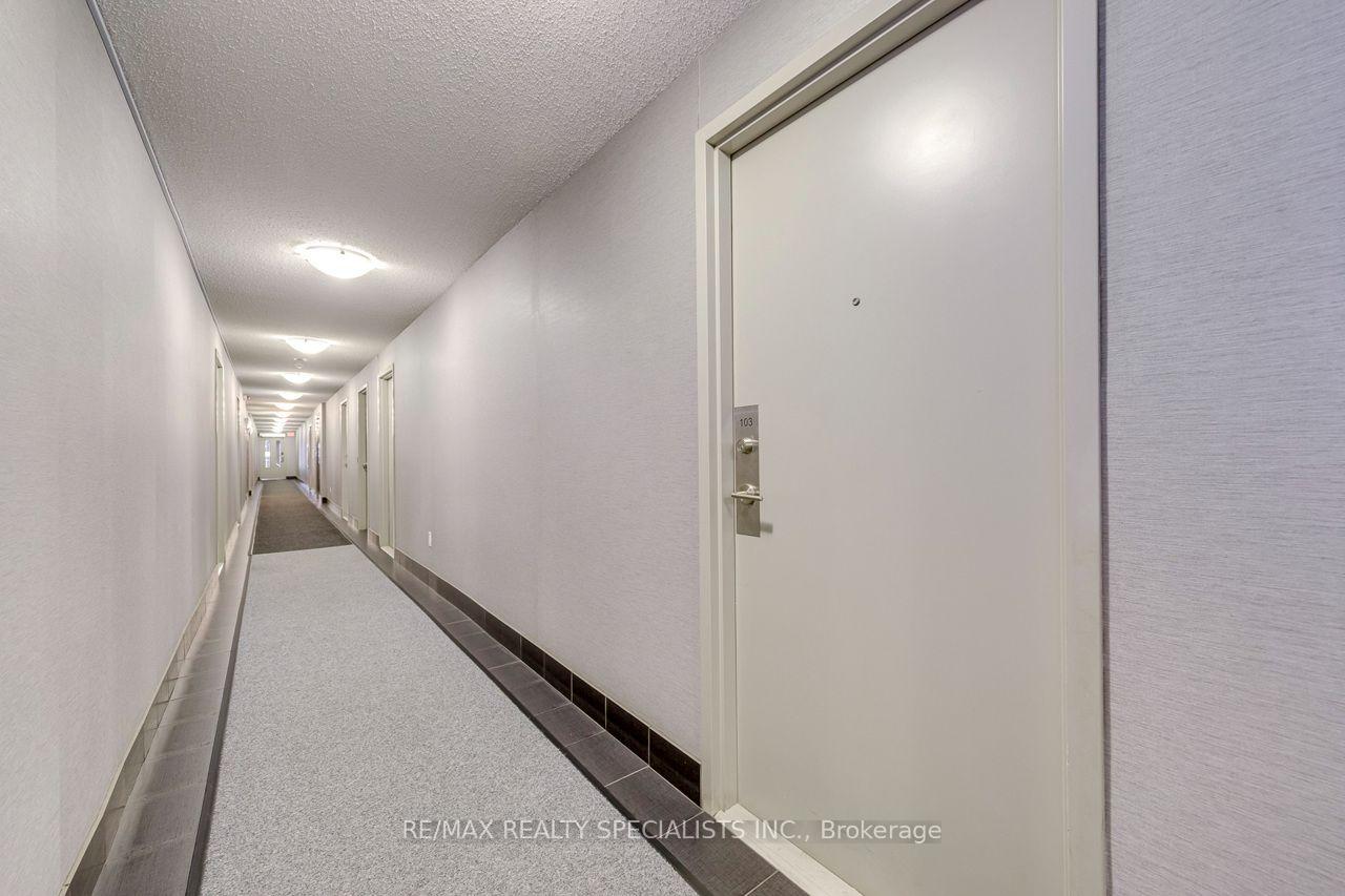 Photo 4 of Unit 103, 812 Landsdowne Avenue, Toronto, Dovercourt-Wallace Emerson-Junction — HOMEH