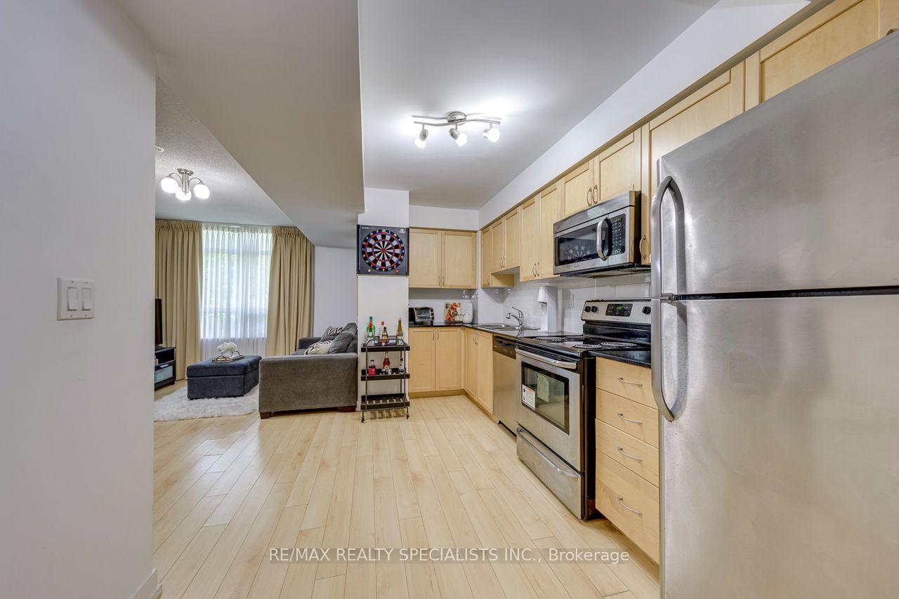 Photo 6 of Unit 103, 812 Landsdowne Avenue, Toronto, Dovercourt-Wallace Emerson-Junction — HOMEH