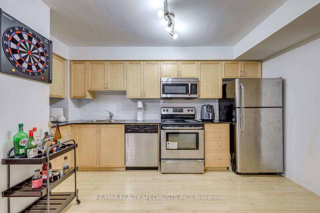 Photo 8 of Unit 103, 812 Landsdowne Avenue, Toronto, Dovercourt-Wallace Emerson-Junction — HOMEH
