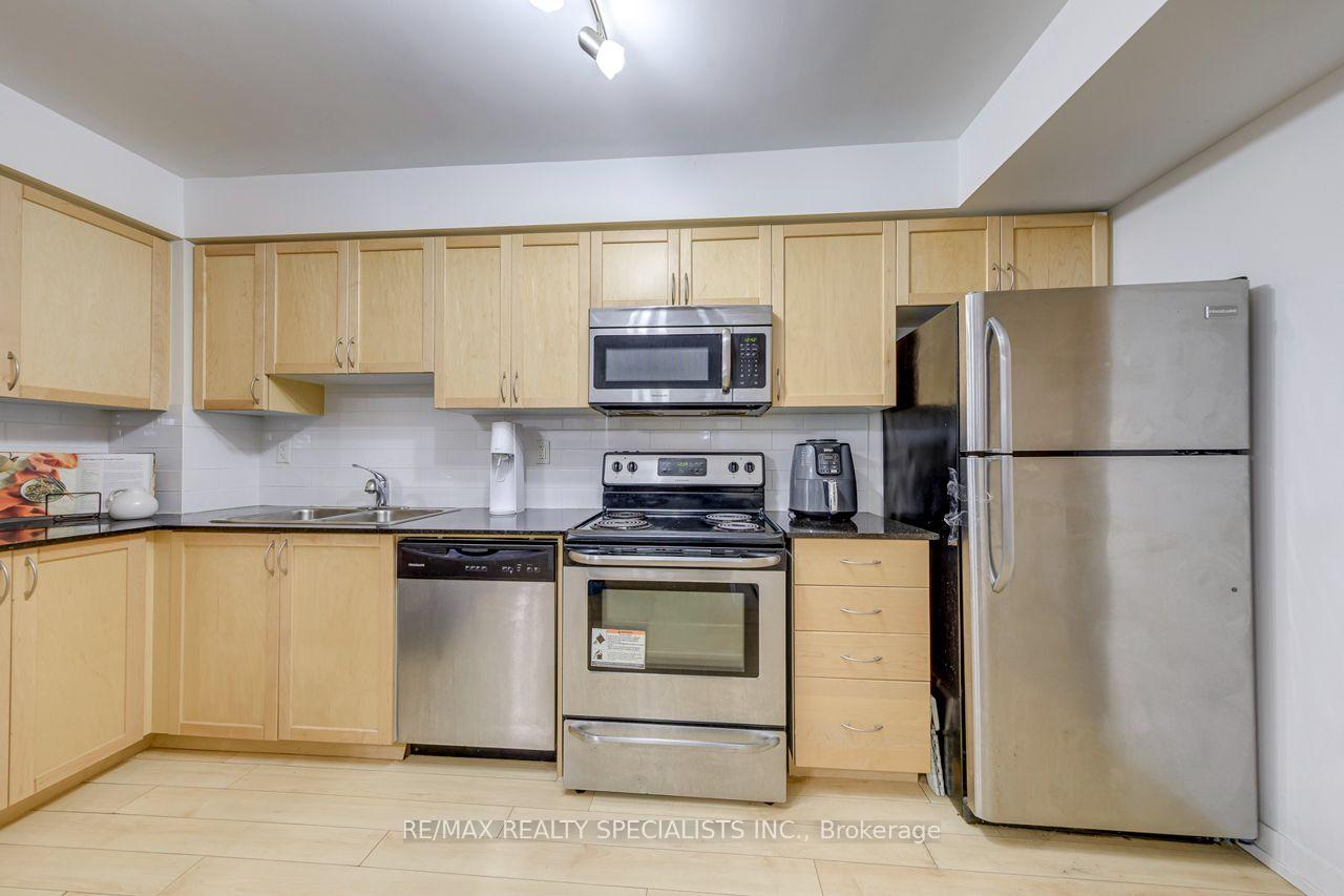 Photo 9 of Unit 103, 812 Landsdowne Avenue, Toronto, Dovercourt-Wallace Emerson-Junction — HOMEH
