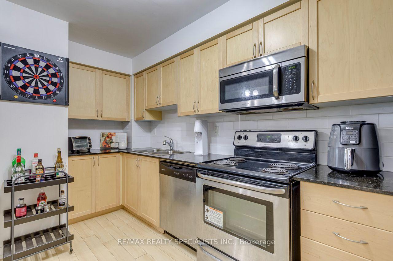 Photo 10 of Unit 103, 812 Landsdowne Avenue, Toronto, Dovercourt-Wallace Emerson-Junction — HOMEH