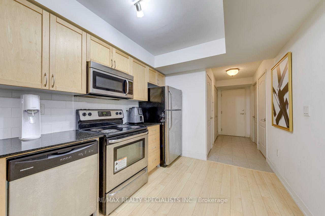 Photo 11 of Unit 103, 812 Landsdowne Avenue, Toronto, Dovercourt-Wallace Emerson-Junction — HOMEH