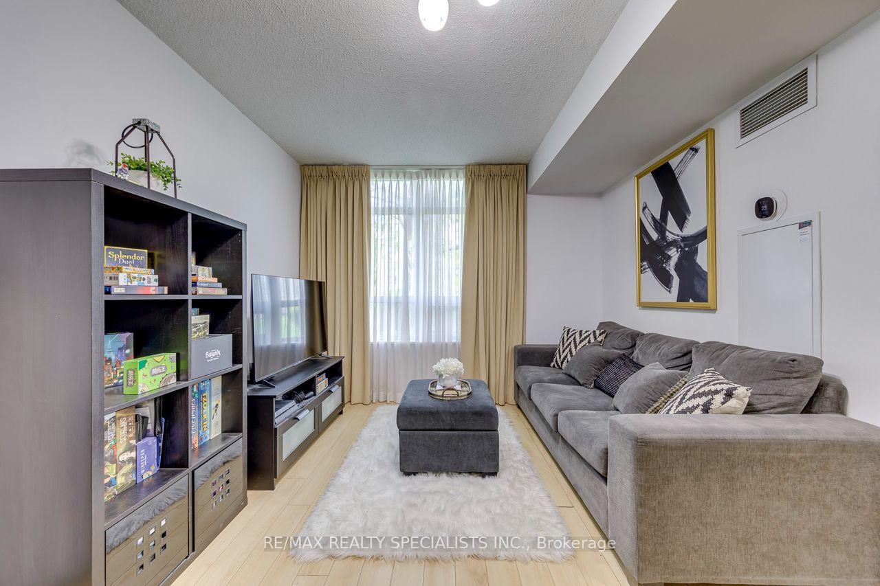 Photo 15 of Unit 103, 812 Landsdowne Avenue, Toronto, Dovercourt-Wallace Emerson-Junction — HOMEH