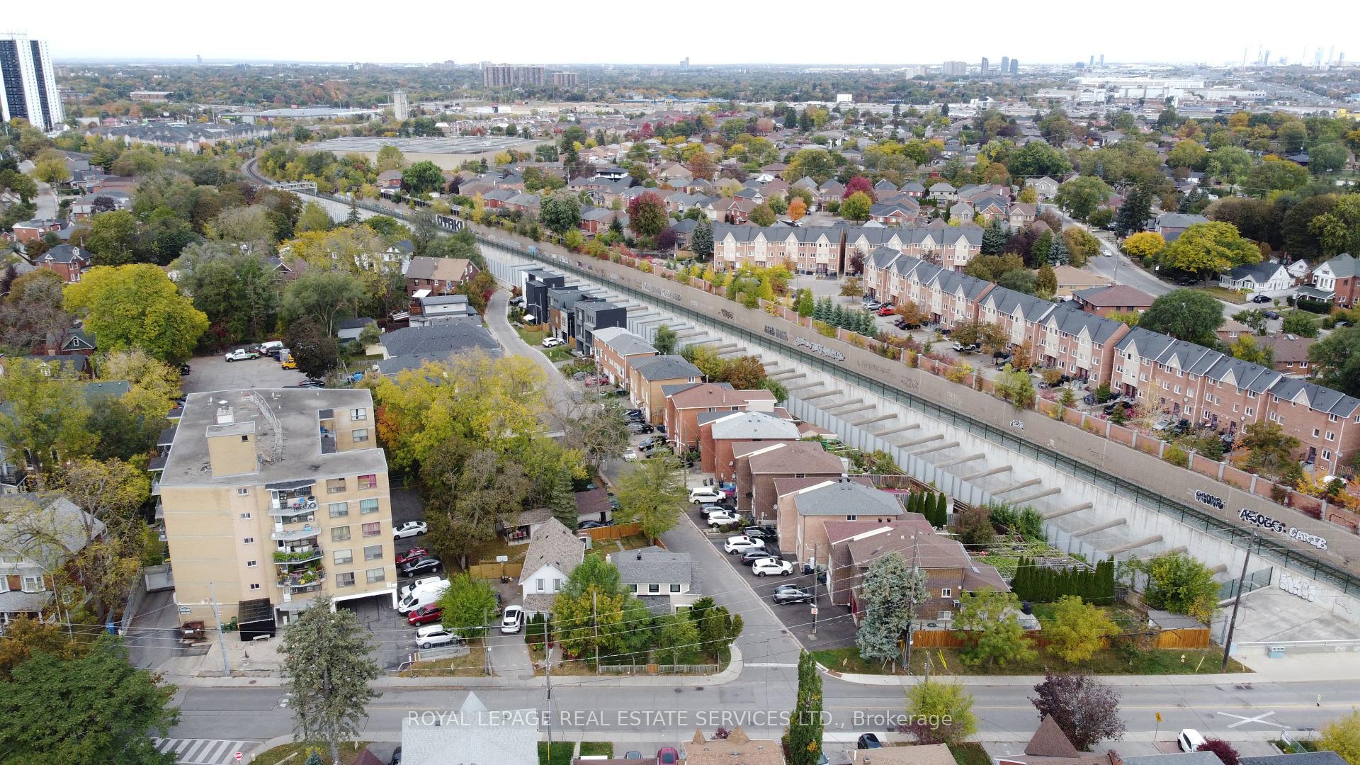 Photo 3 of 42 Church Street, North York, Weston — HOMEH