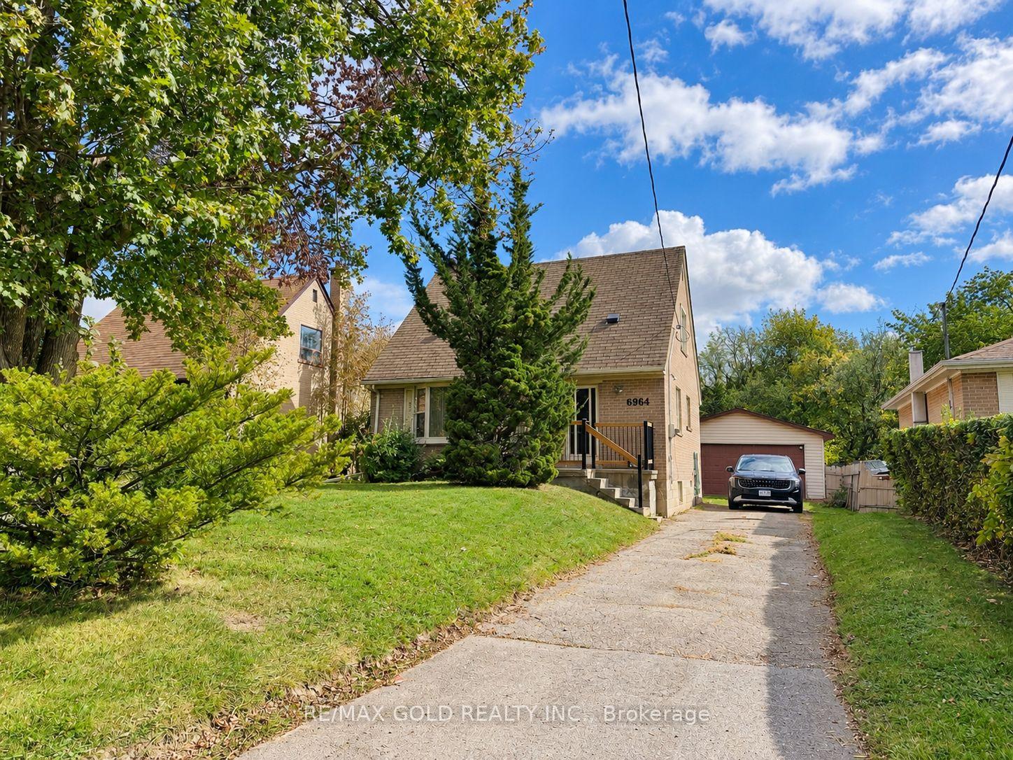 Photo 2 of 6964 Justine Drive, Mississauga, Malton — HOMEH