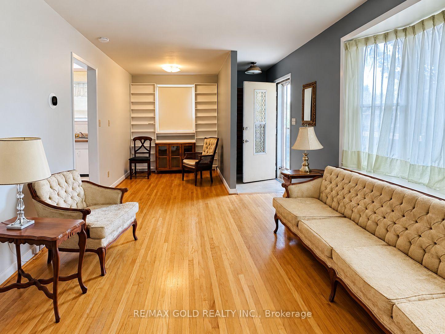 Photo 5 of 6964 Justine Drive, Mississauga, Malton — HOMEH
