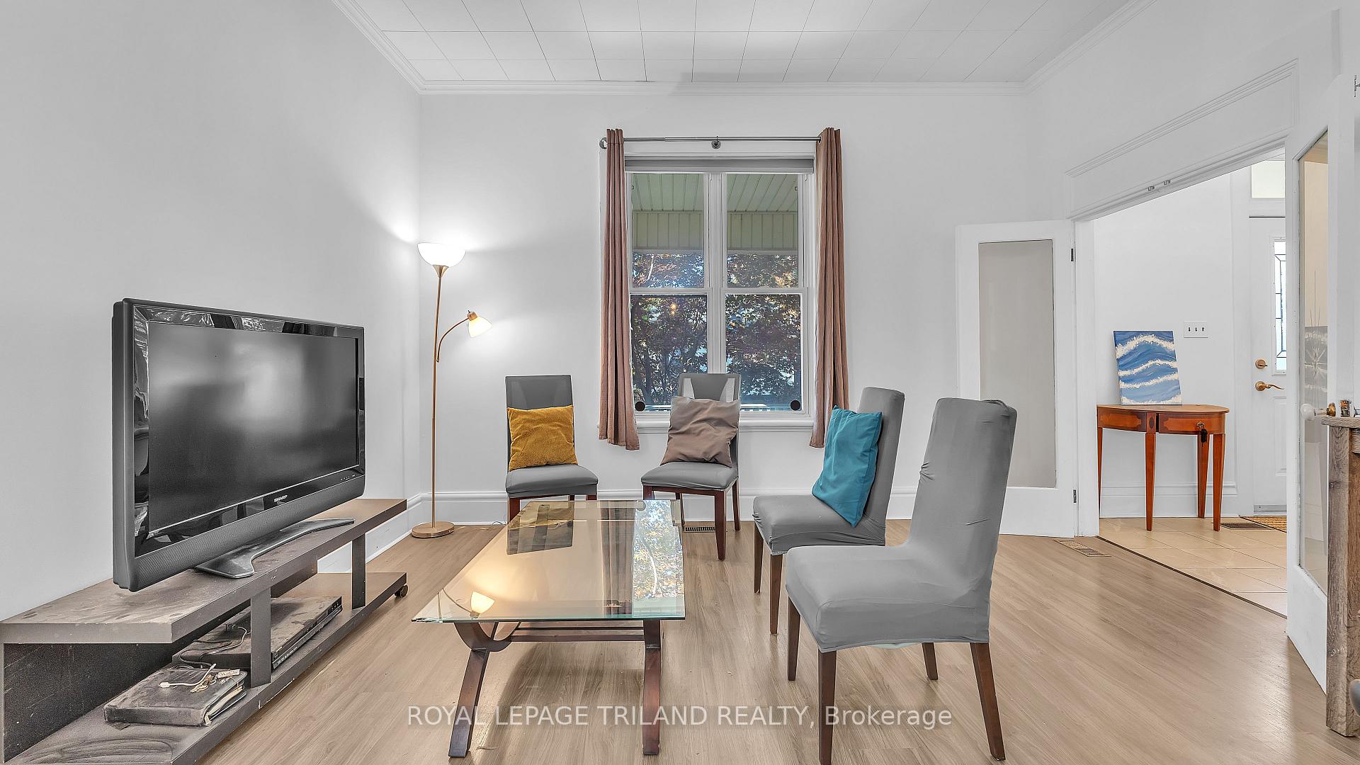 Photo 5 of 541 Nelson Street, London, East K — HOMEH