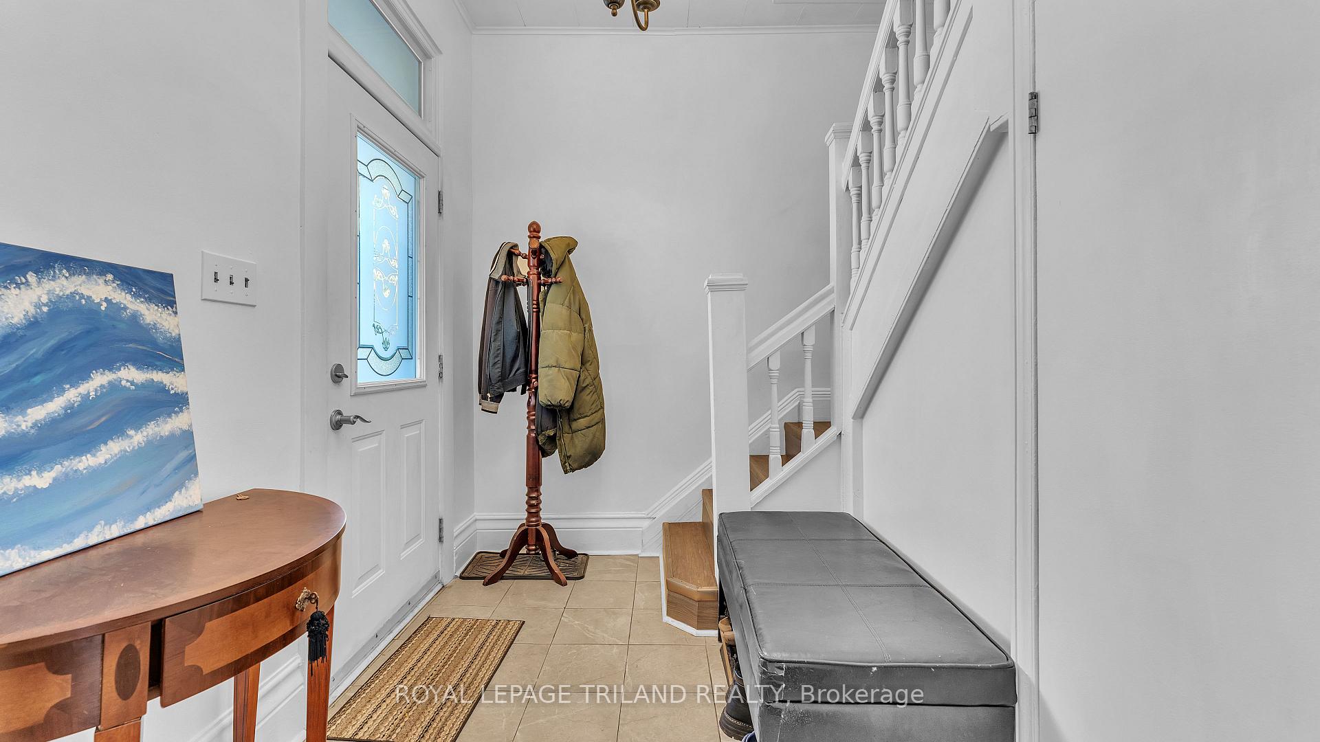 Photo 6 of 541 Nelson Street, London, East K — HOMEH