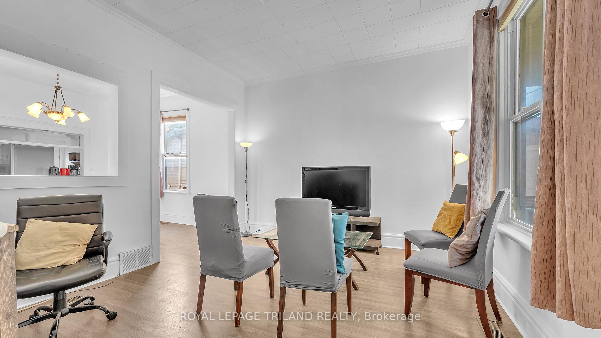 Photo 7 of 541 Nelson Street, London, East K — HOMEH