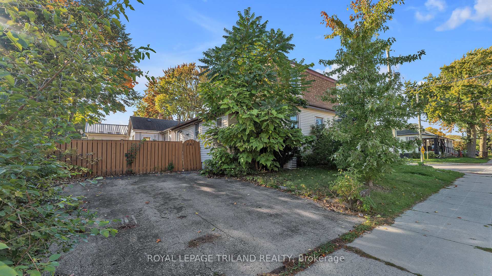 Photo 17 of 541 Nelson Street, London, East K — HOMEH