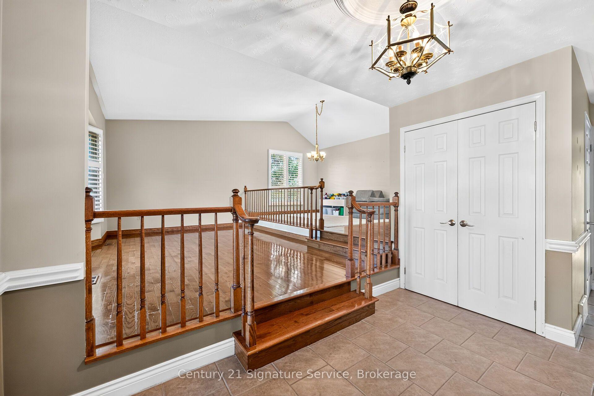 Photo 4 of 11 Fuller Crescent, Thorold, Confederation Heights — HOMEH