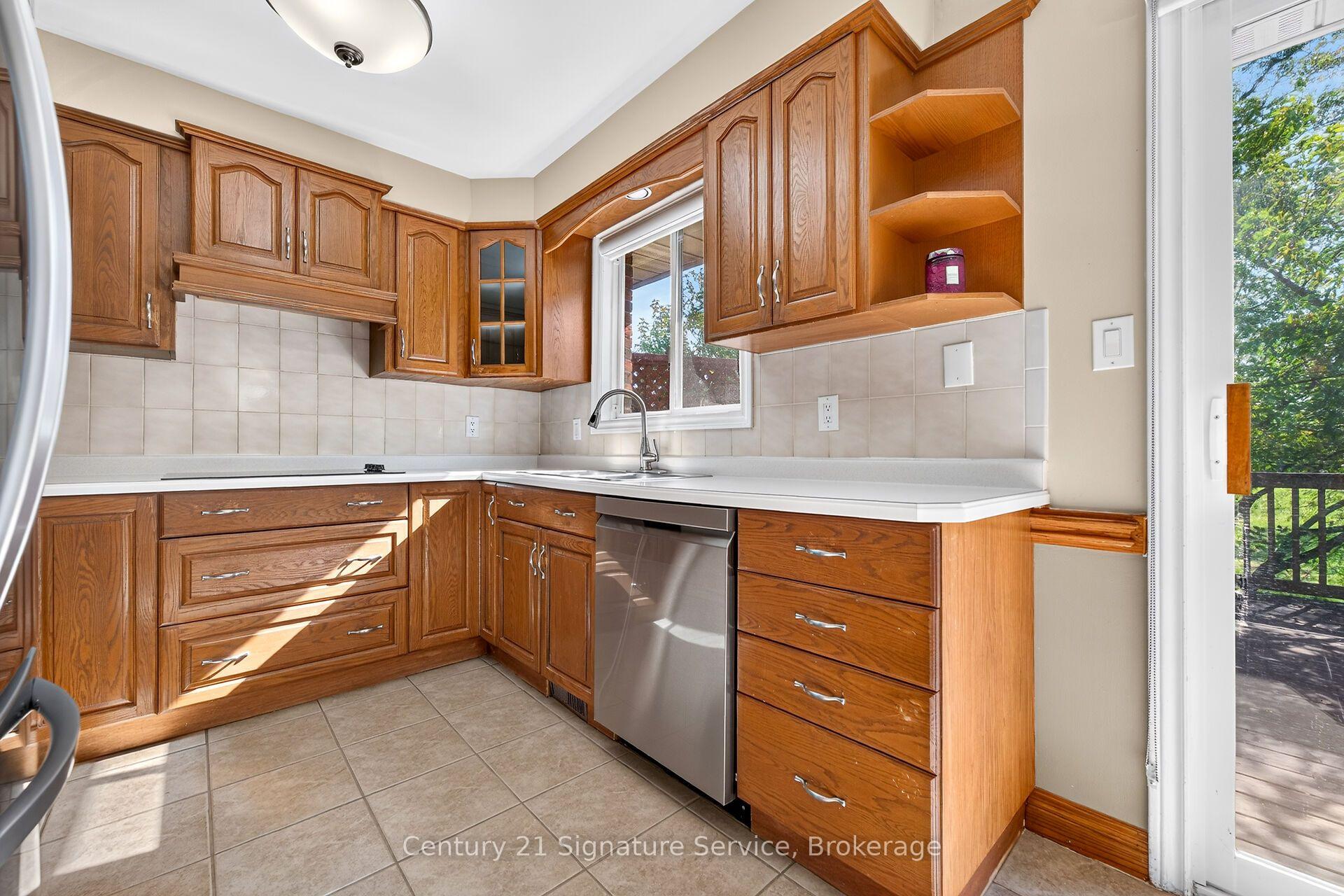 Photo 6 of 11 Fuller Crescent, Thorold, Confederation Heights — HOMEH