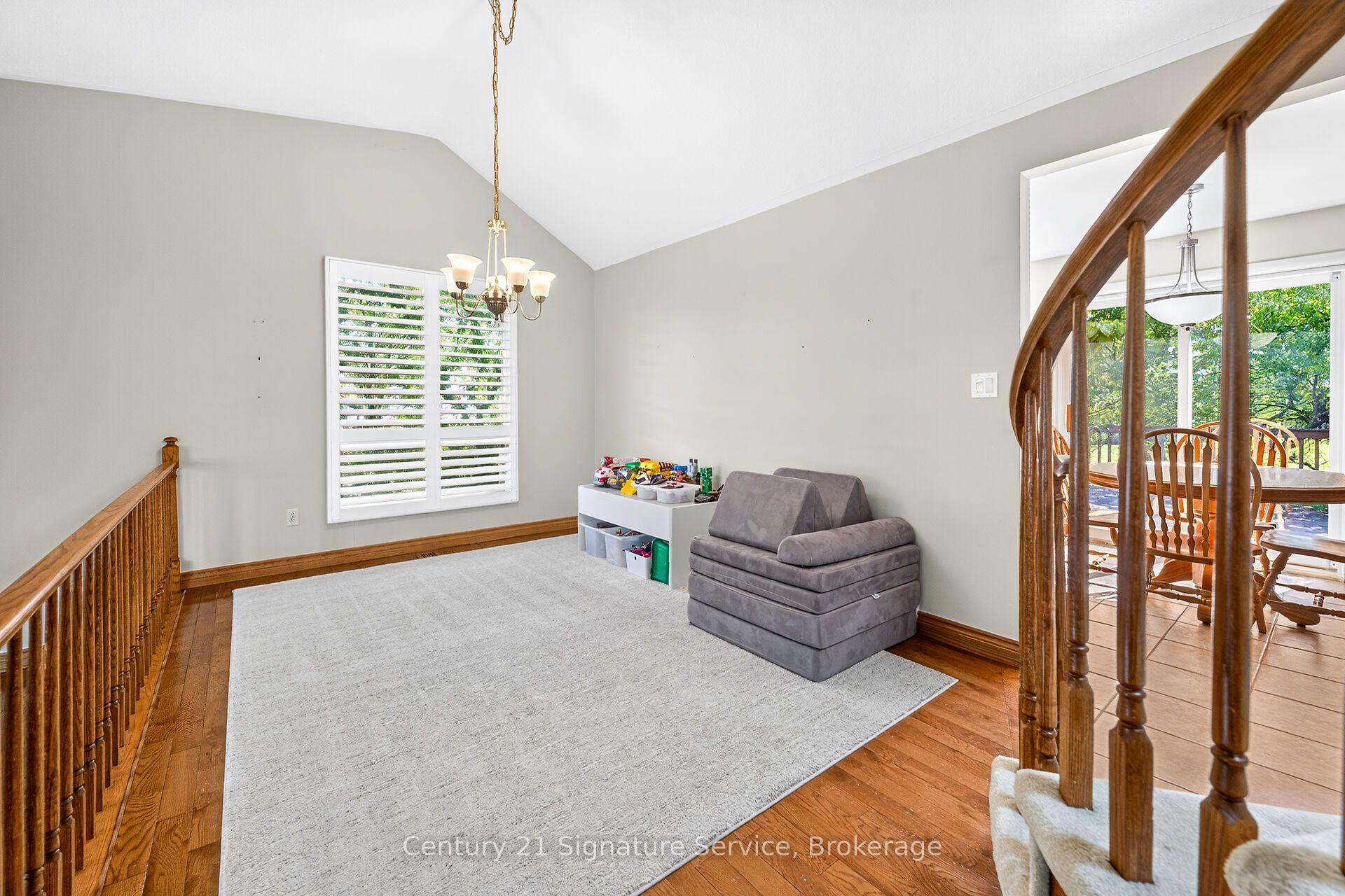 Photo 17 of 11 Fuller Crescent, Thorold, Confederation Heights — HOMEH