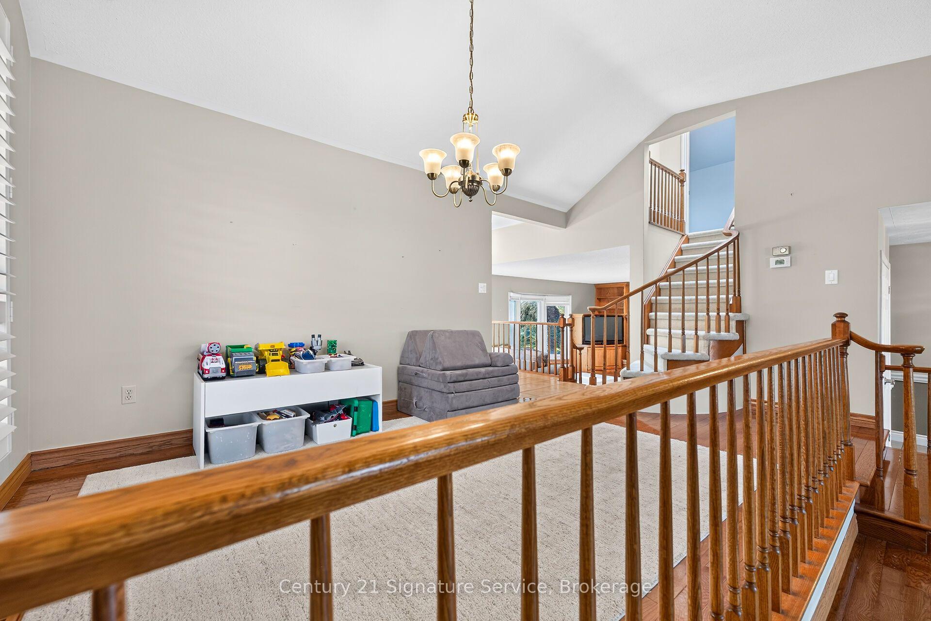 Photo 18 of 11 Fuller Crescent, Thorold, Confederation Heights — HOMEH