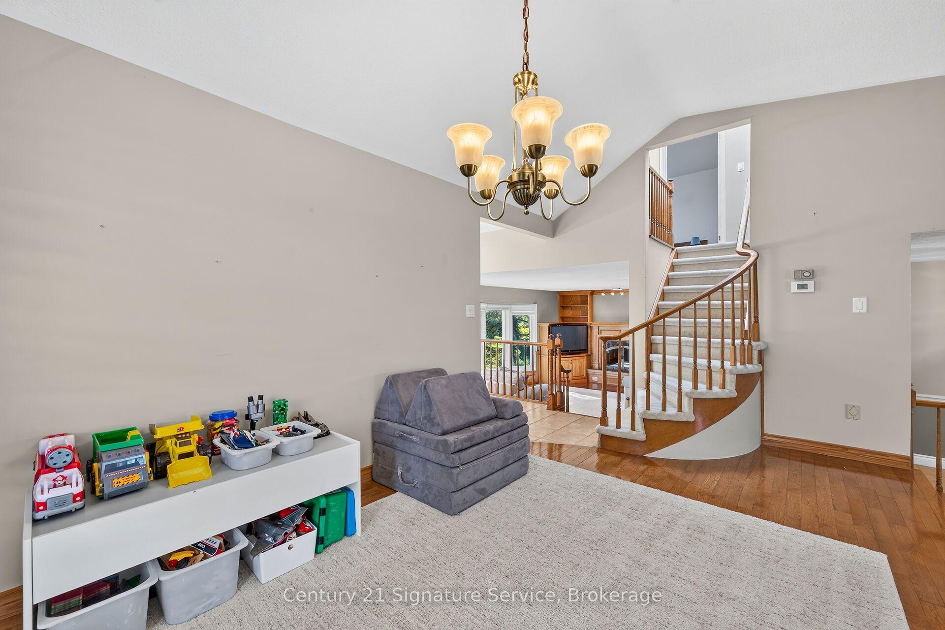 Photo 22 of 11 Fuller Crescent, Thorold, Confederation Heights — HOMEH