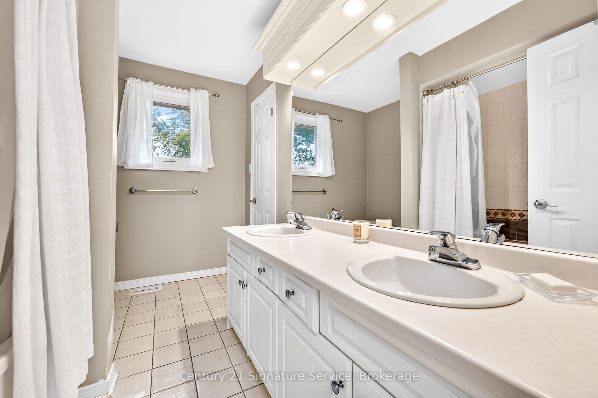 Photo 27 of 11 Fuller Crescent, Thorold, Confederation Heights — HOMEH