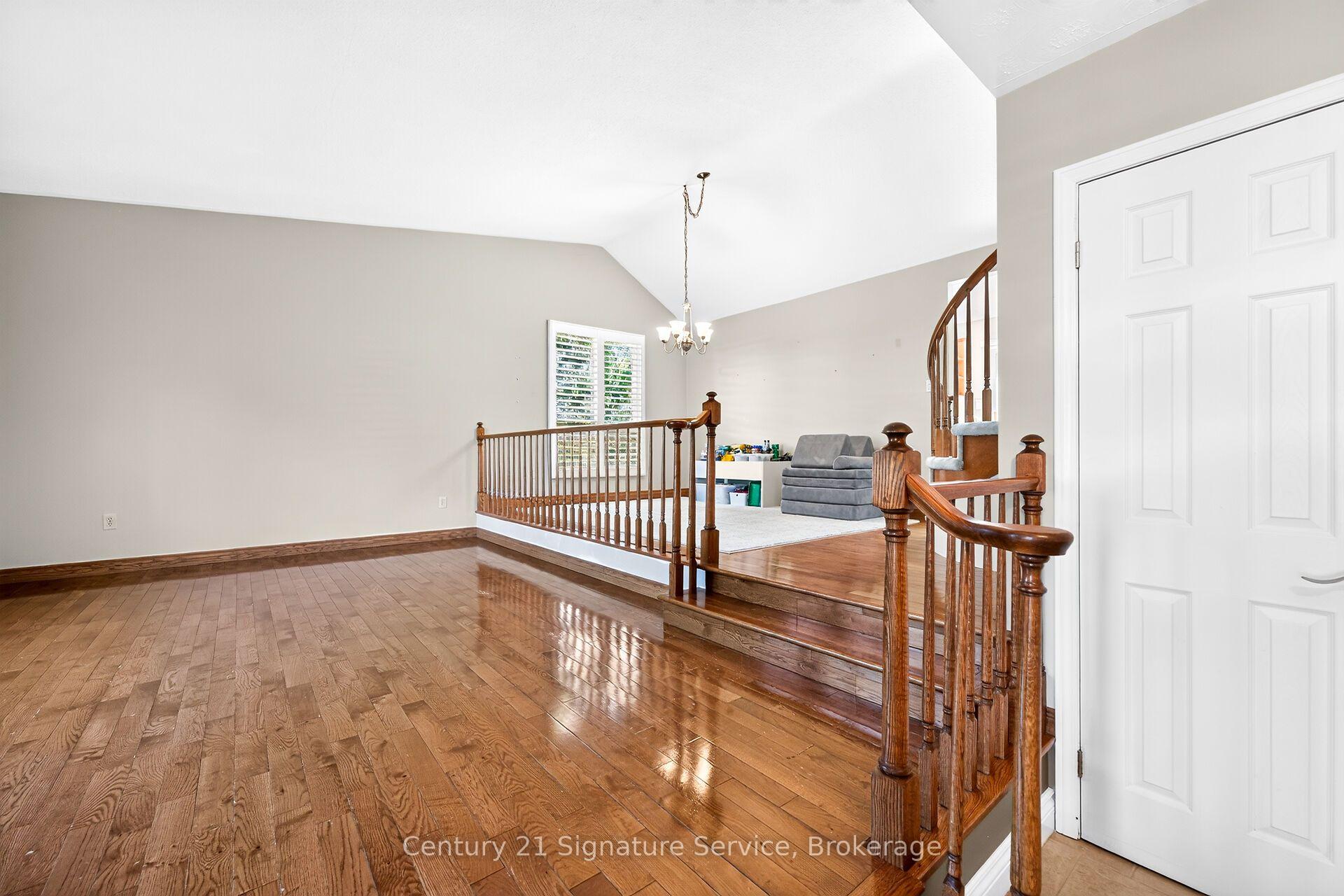 Photo 33 of 11 Fuller Crescent, Thorold, Confederation Heights — HOMEH