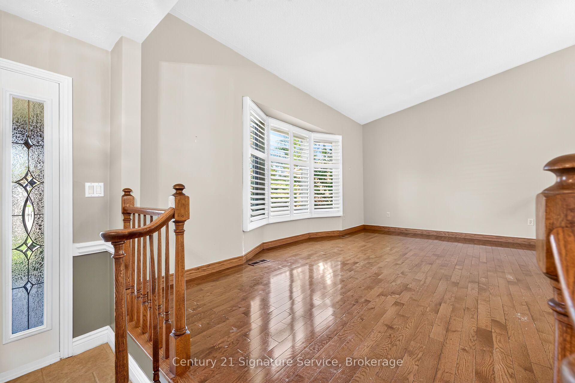 Photo 34 of 11 Fuller Crescent, Thorold, Confederation Heights — HOMEH