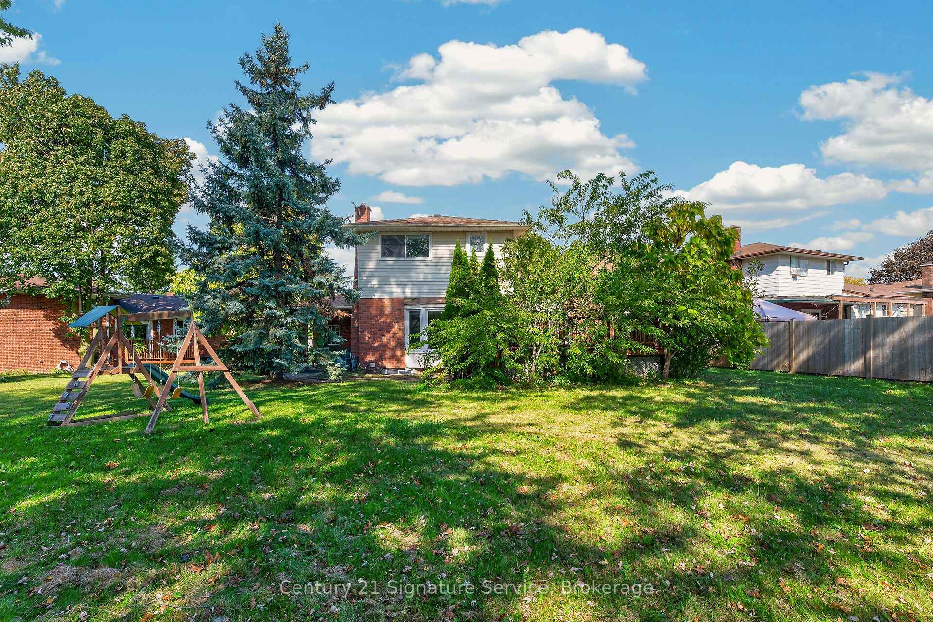 Photo 45 of 11 Fuller Crescent, Thorold, Confederation Heights — HOMEH