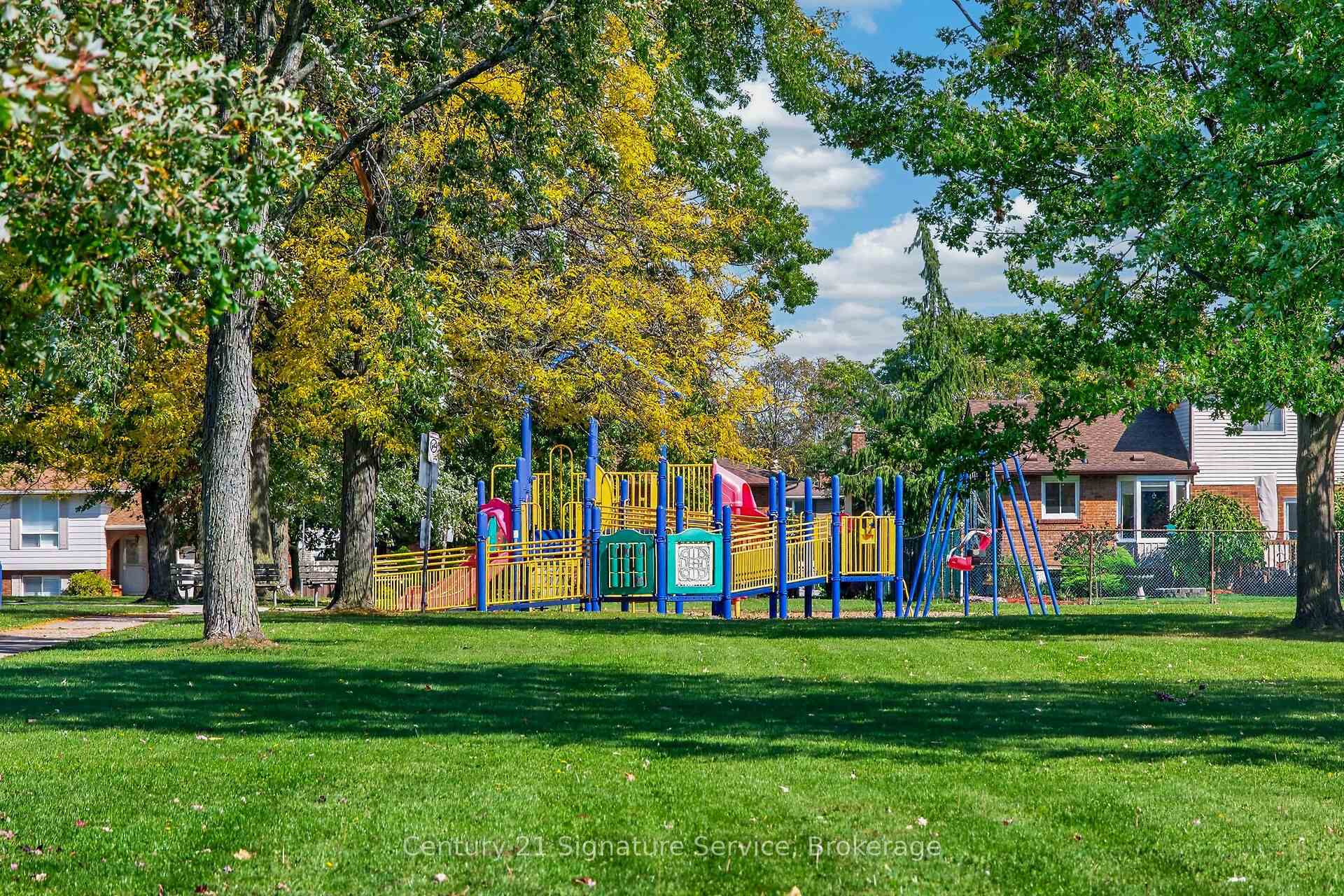 Photo 47 of 11 Fuller Crescent, Thorold, Confederation Heights — HOMEH