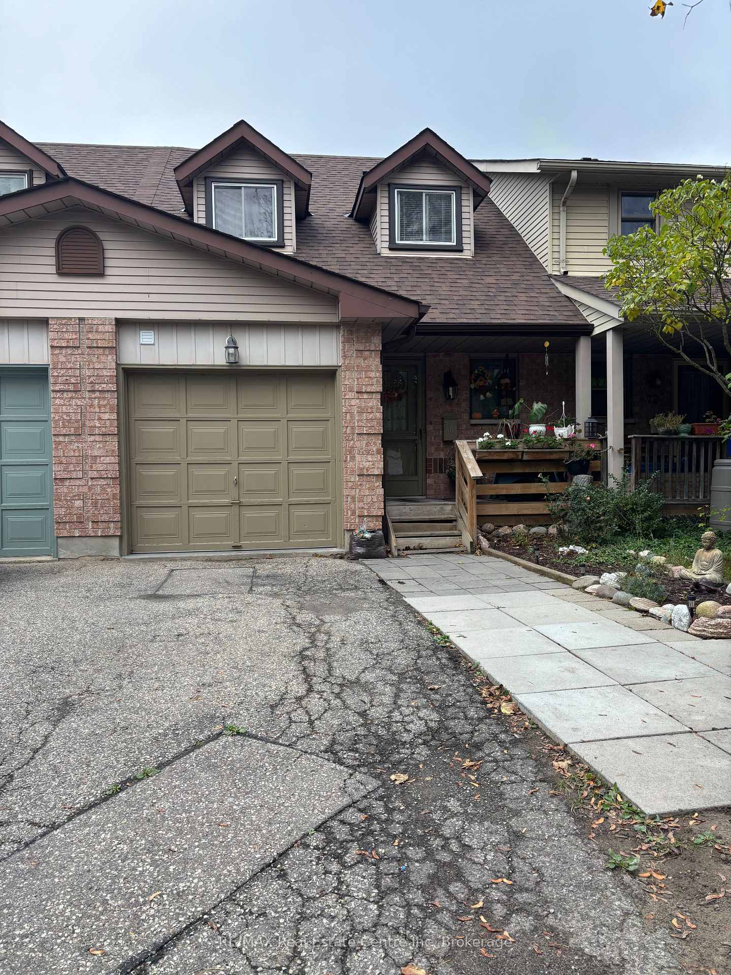Photo of 70 Grandridge Crescent