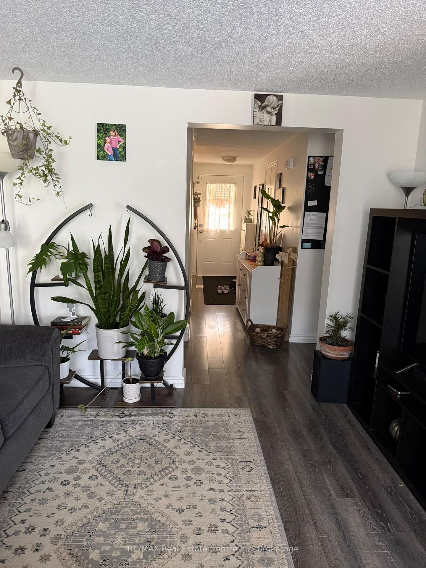 Photo 3 of 70 Grandridge Crescent, Guelph, Willow West/Sugarbush/West Acres — HOMEH