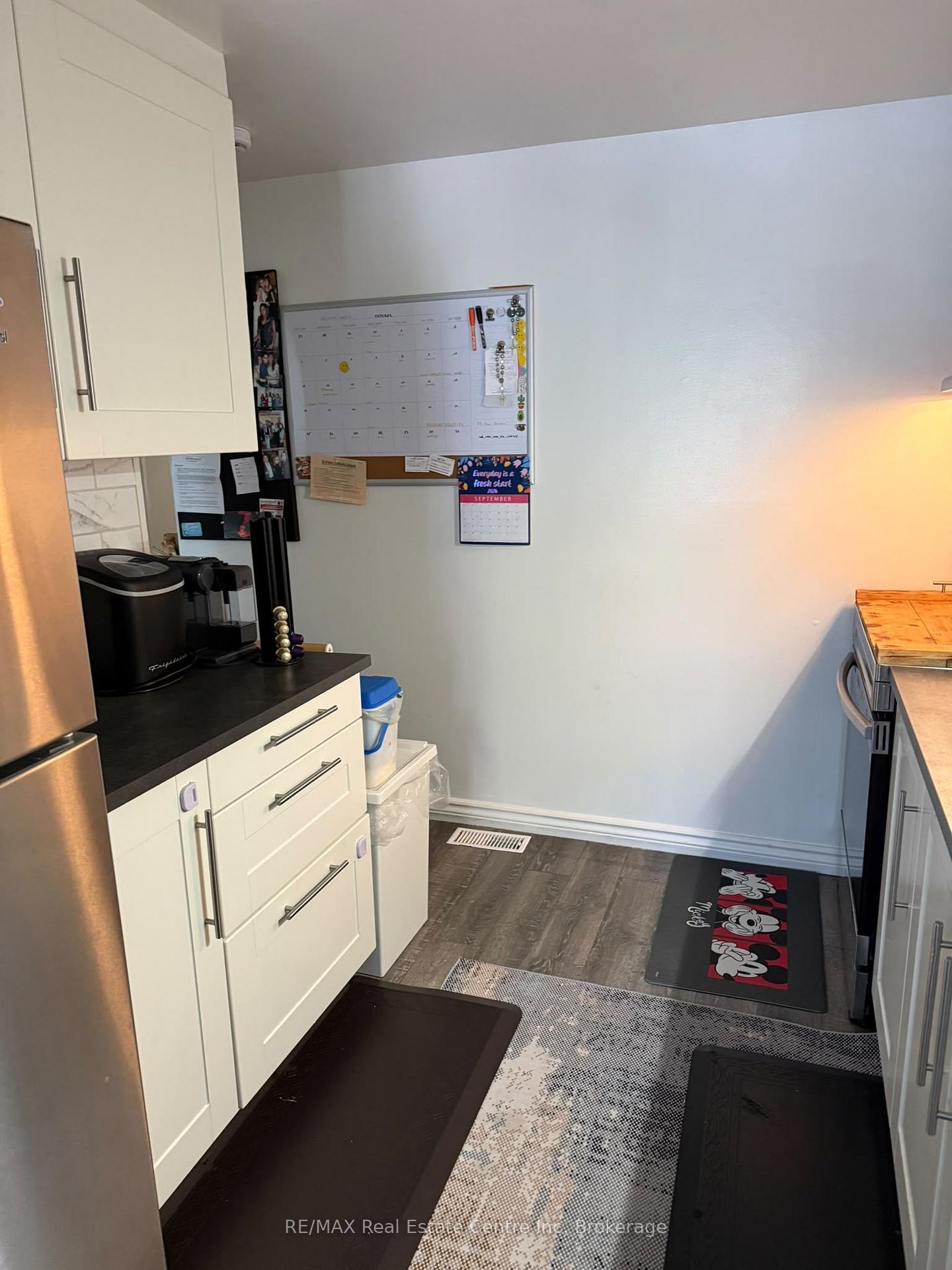Photo 5 of 70 Grandridge Crescent, Guelph, Willow West/Sugarbush/West Acres — HOMEH