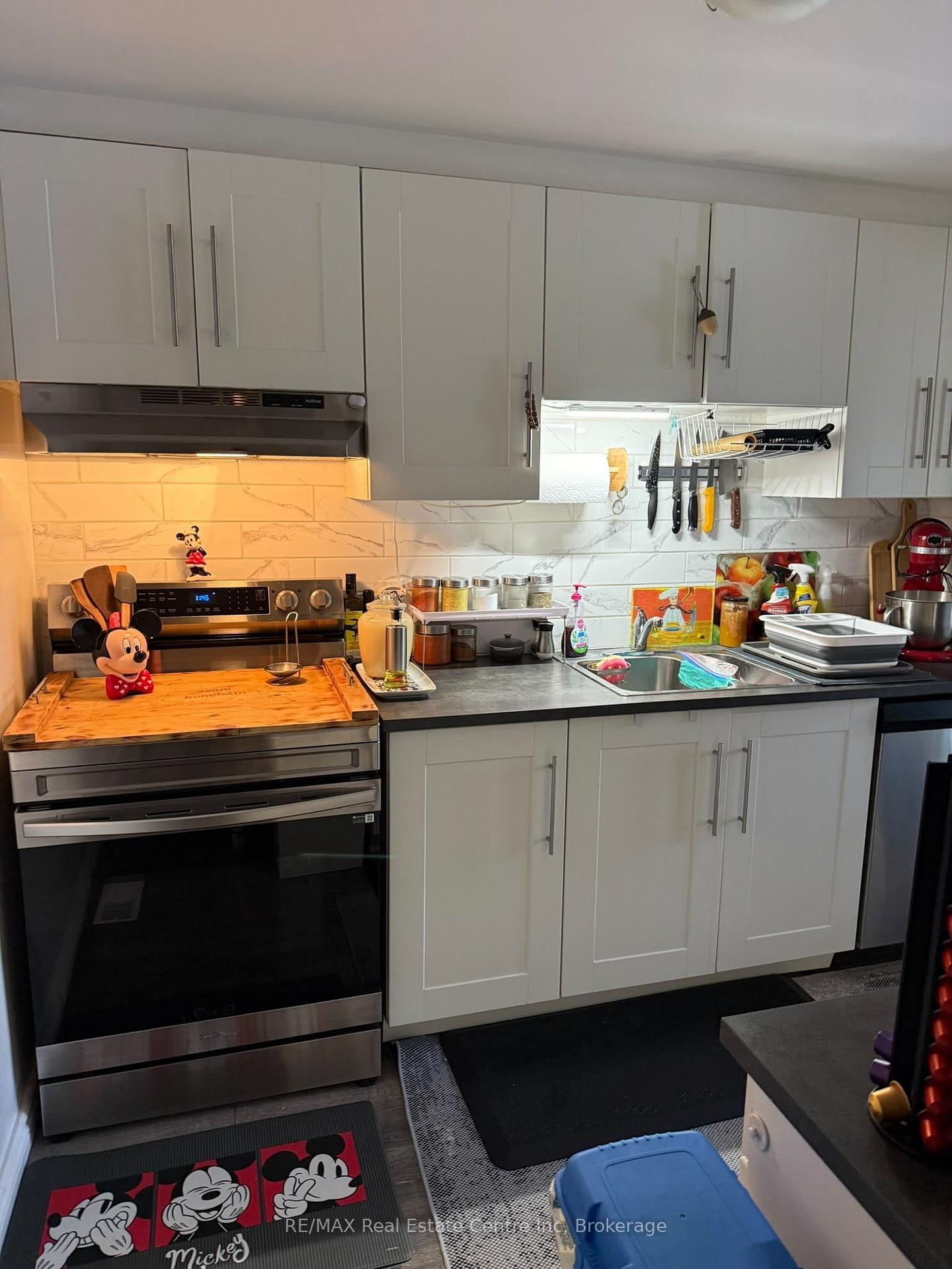 Photo 6 of 70 Grandridge Crescent, Guelph, Willow West/Sugarbush/West Acres — HOMEH