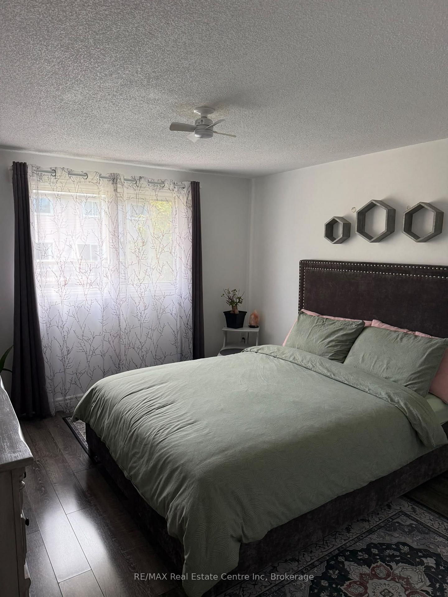 Photo 11 of 70 Grandridge Crescent, Guelph, Willow West/Sugarbush/West Acres — HOMEH