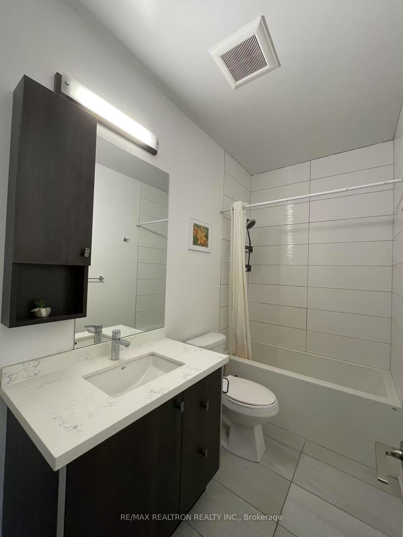 Photo 5 of Unit 3C, 4 Mildred Temple Way S, Markham, Unionville — HOMEH