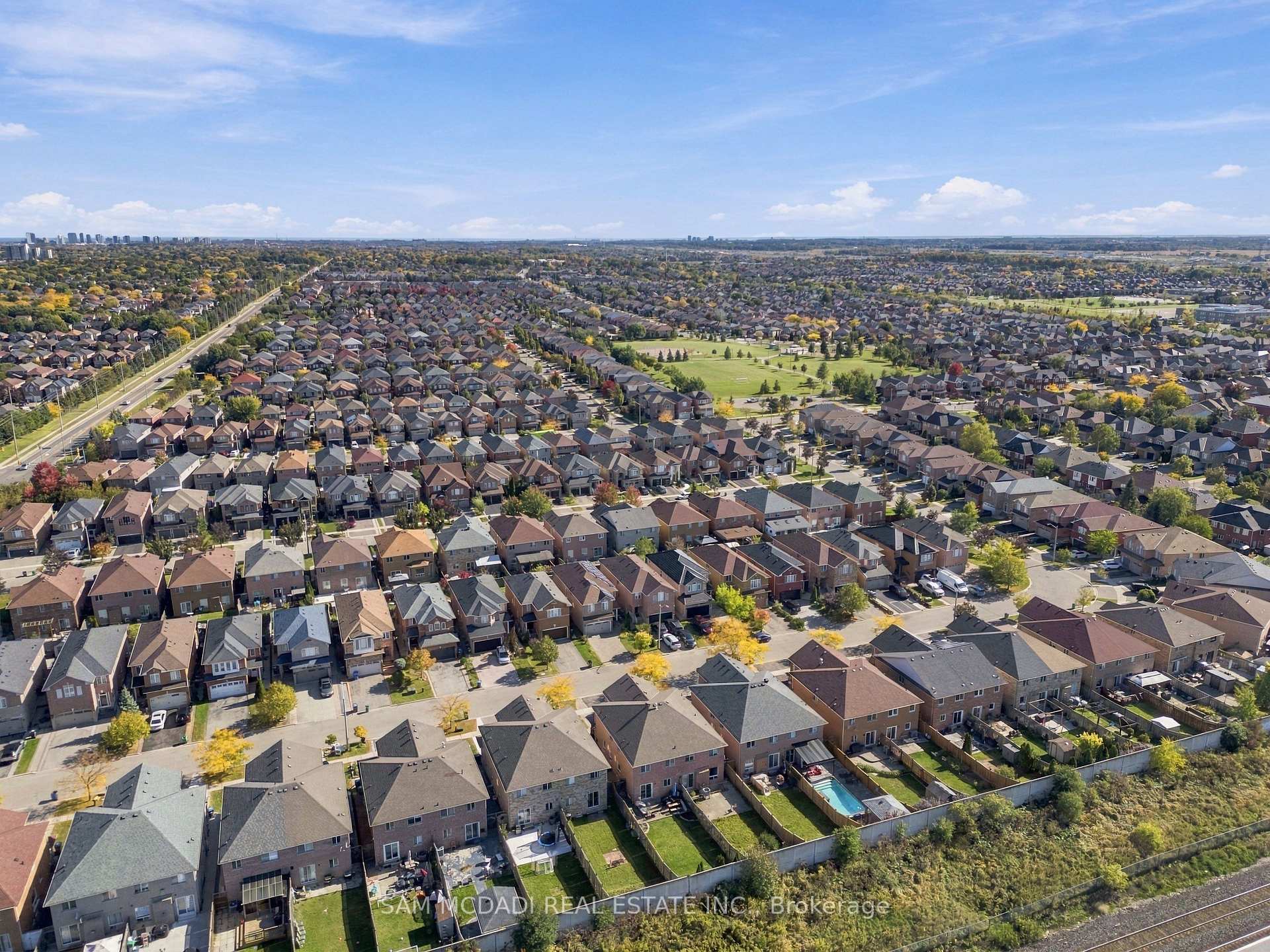 Photo 42 of 3263 Crimson King Circle, Mississauga, Lisgar — HOMEH
