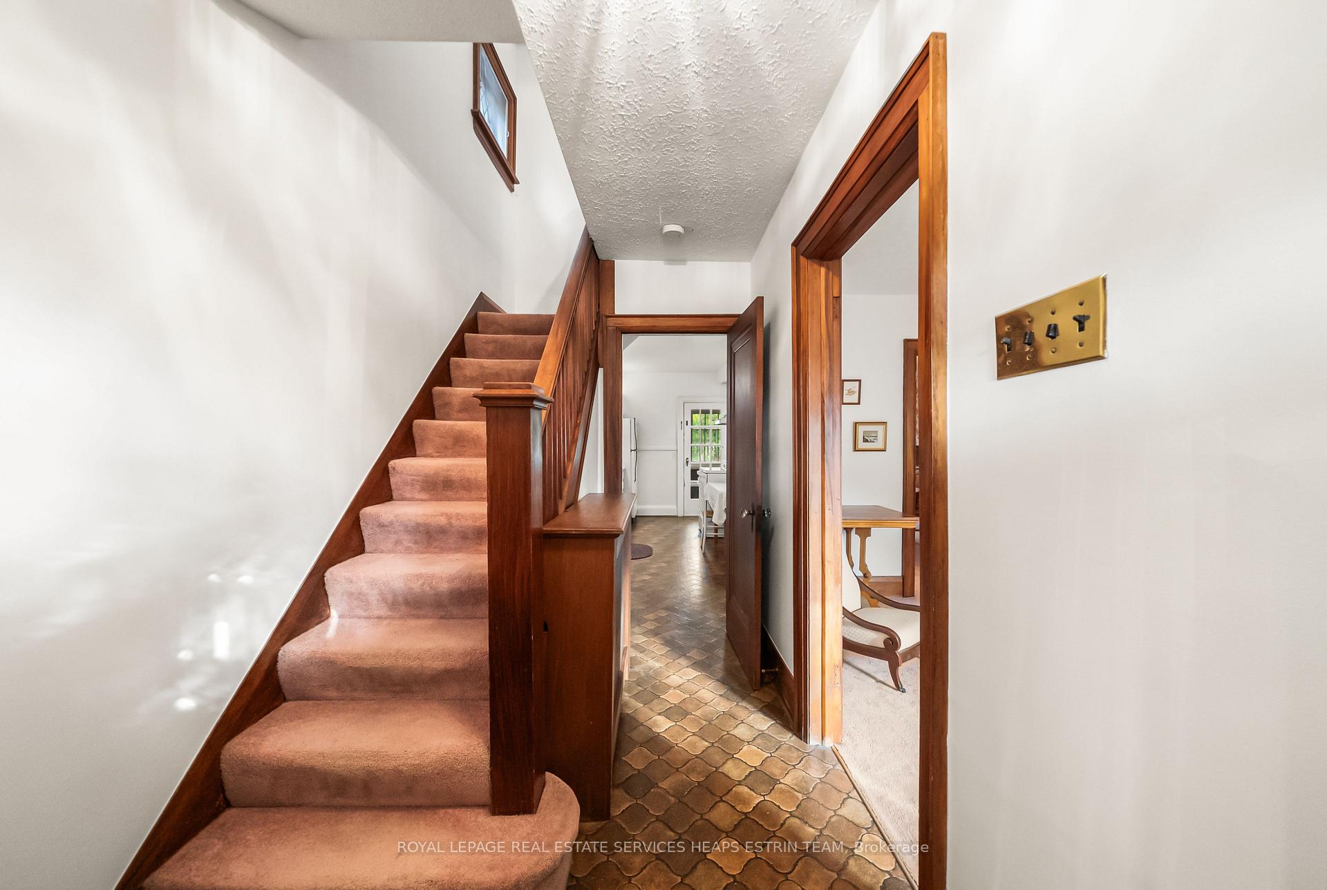 Photo 4 of 258 Deloraine Avenue, Toronto, Lawrence Park North — HOMEH