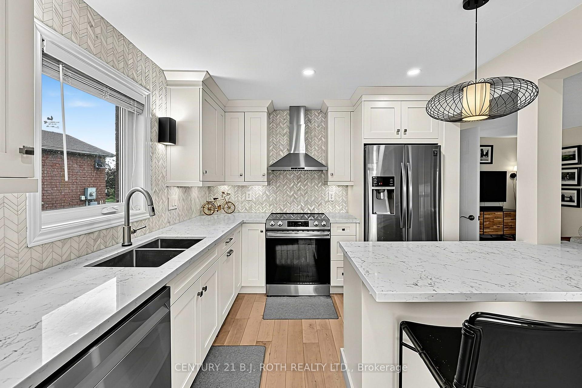 Photo 11 of 36 Aikens Crescent, Barrie, Holly — HOMEH